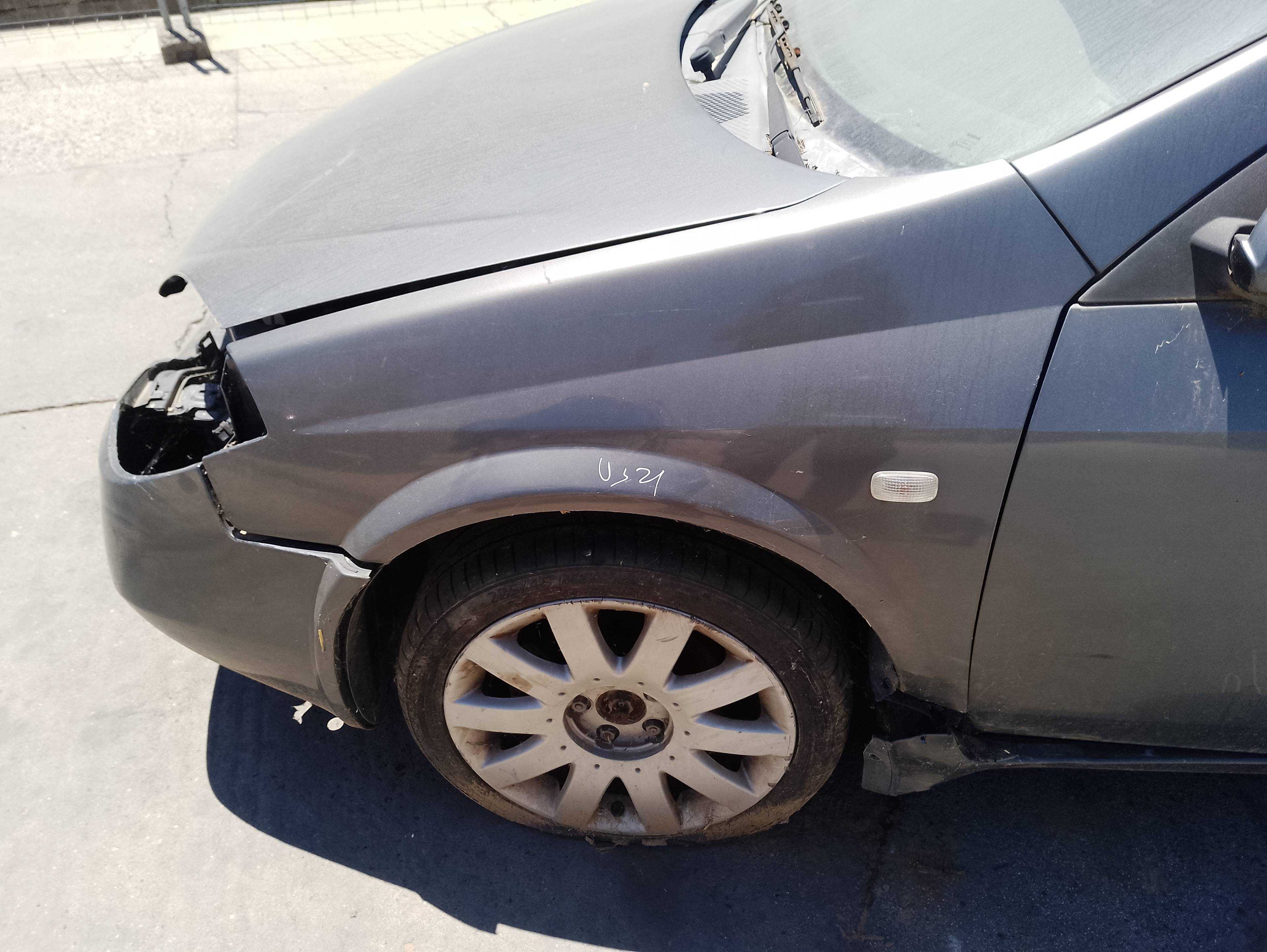 Recambio de aleta delantera izquierda para nissan primera berlina (p12) acenta referencia OEM IAM   