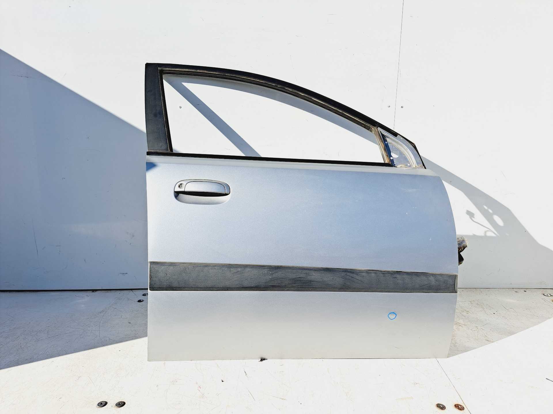 Recambio de puerta delantera derecha para kia rio 1.5 crdi active referencia OEM IAM   