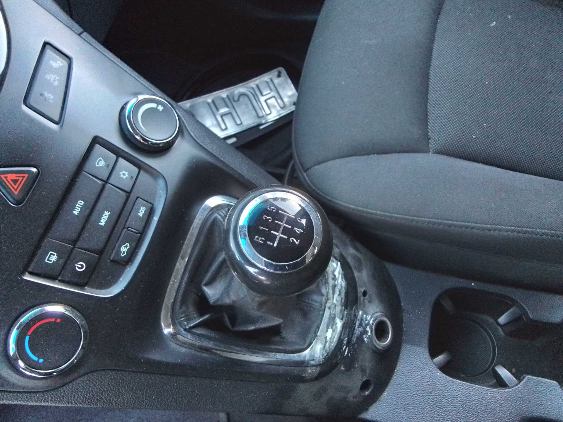 Recambio de palanca cambio para chevrolet orlando lt referencia OEM IAM   
