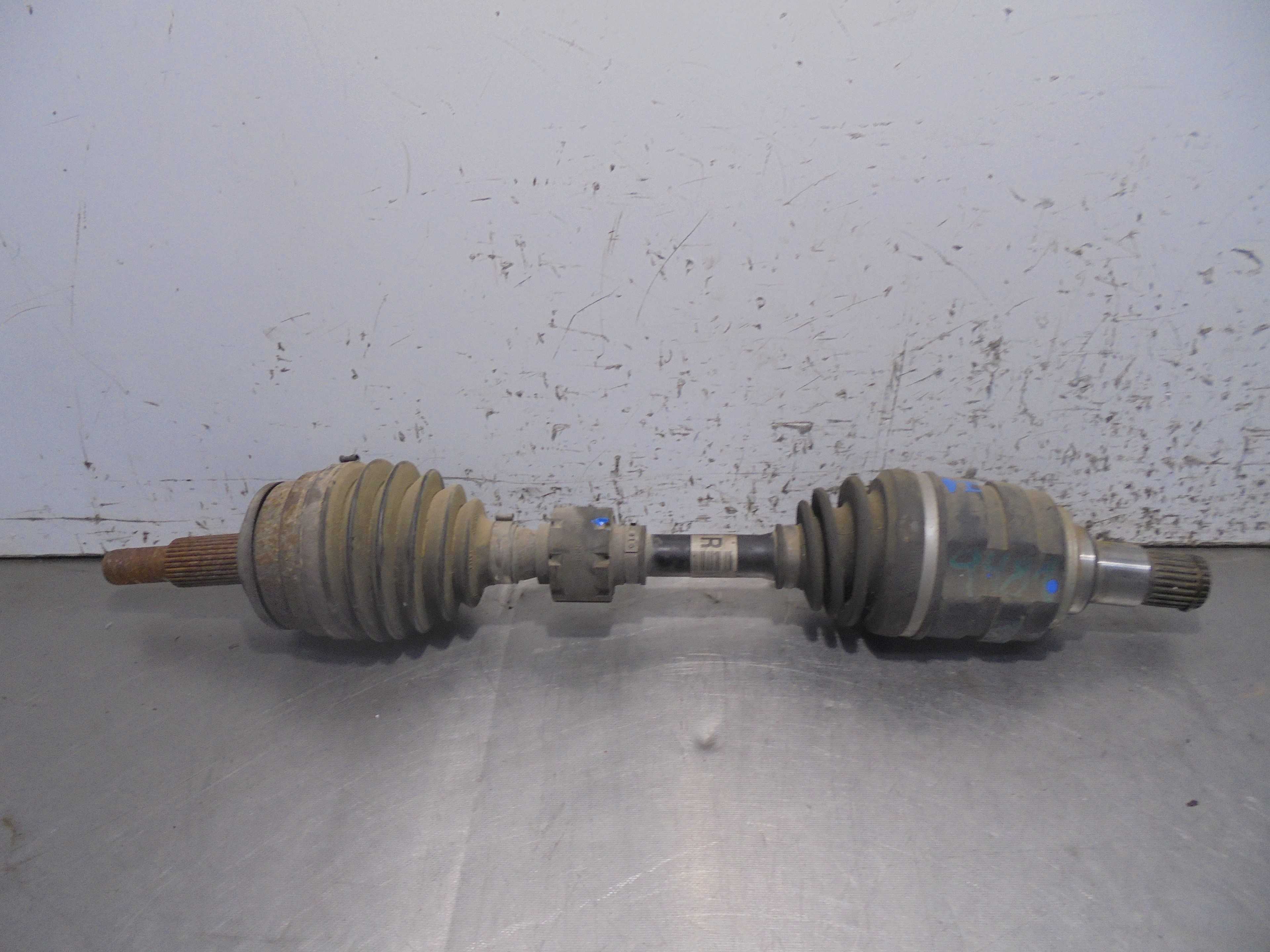 Recambio de transmision delantera izquierda para toyota auris luna referencia OEM IAM EUJ104BP37  