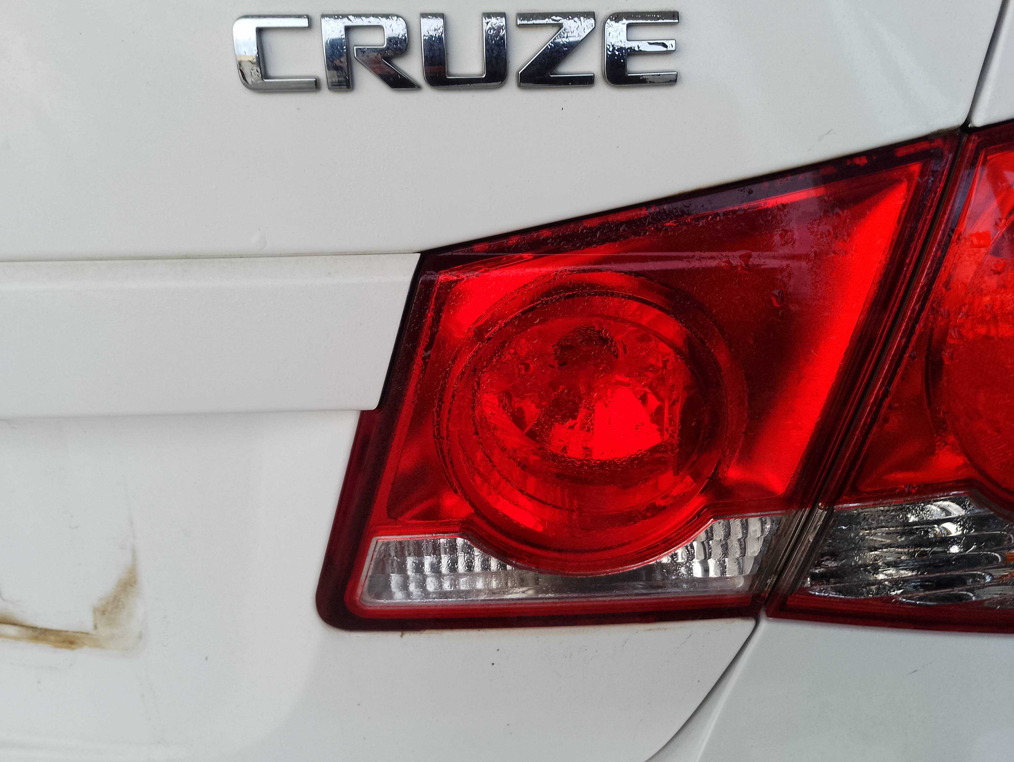 Recambio de piloto porton trasero derecho para chevrolet cruze lt+ referencia OEM IAM   