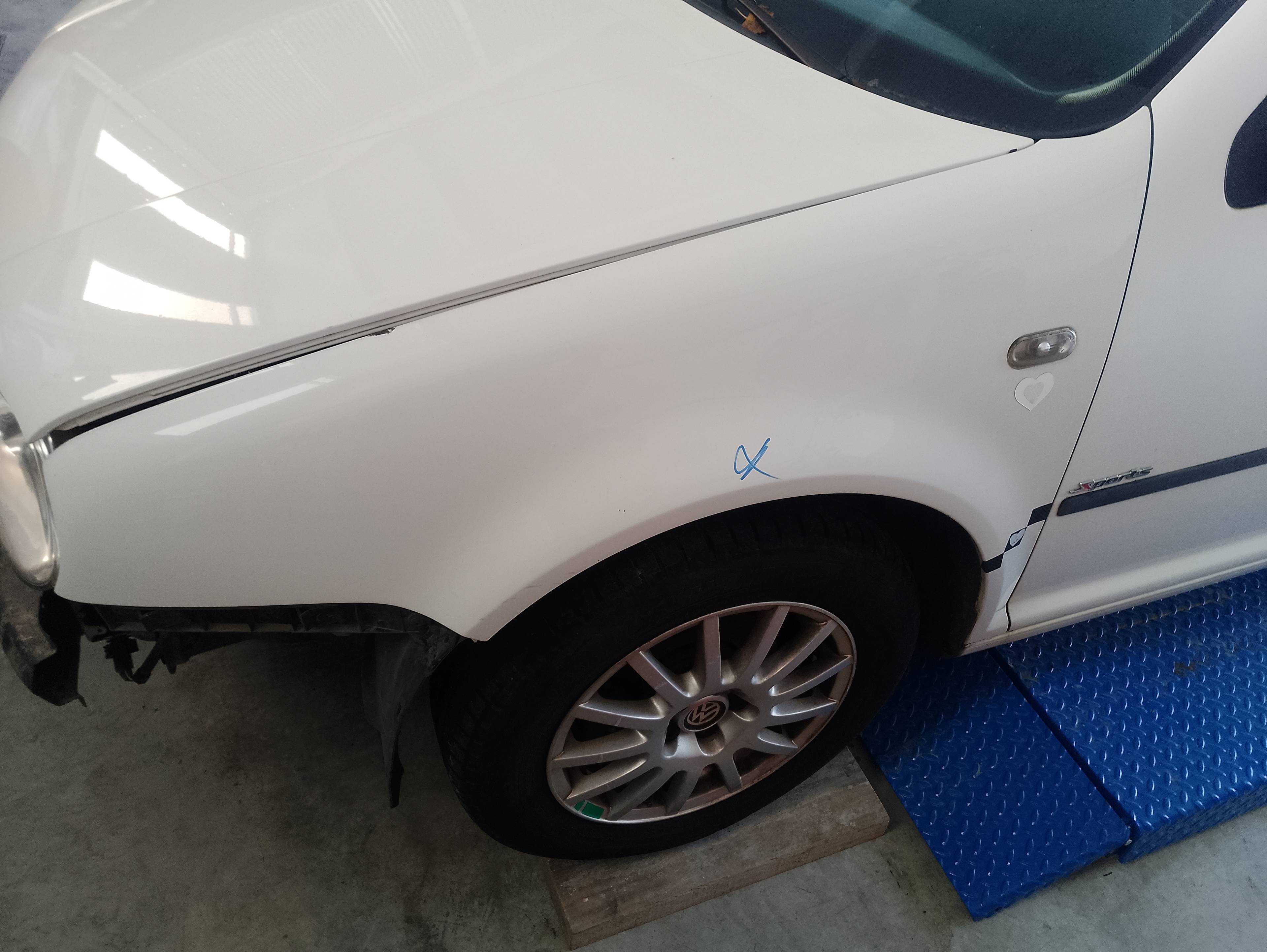 Recambio de aleta delantera izquierda para volkswagen golf iv berlina (1j1) conceptline referencia OEM IAM   