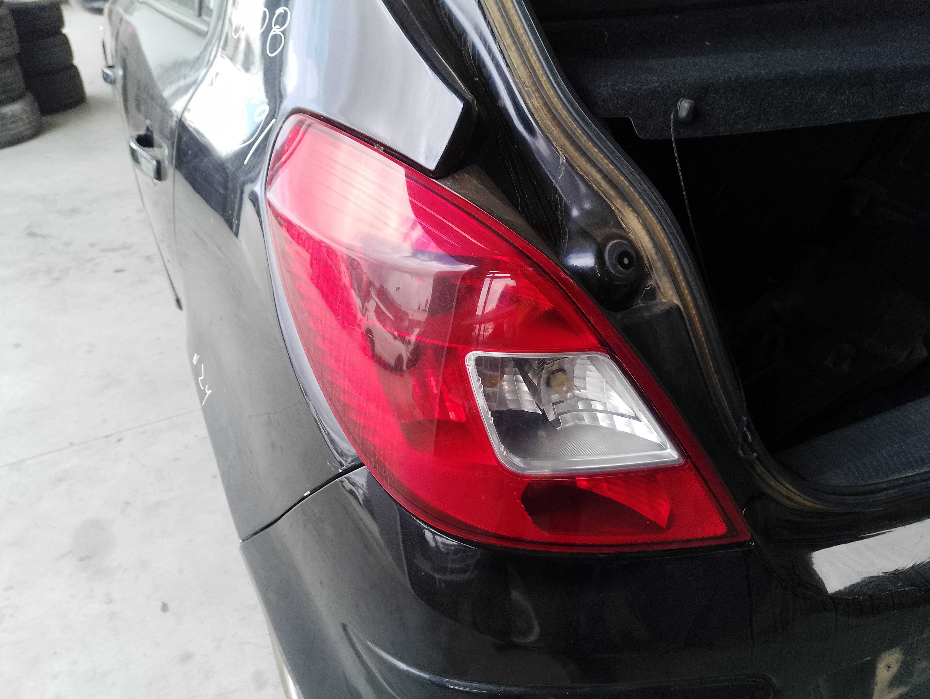 Recambio de piloto trasero izquierdo para opel corsa d cosmo referencia OEM IAM   