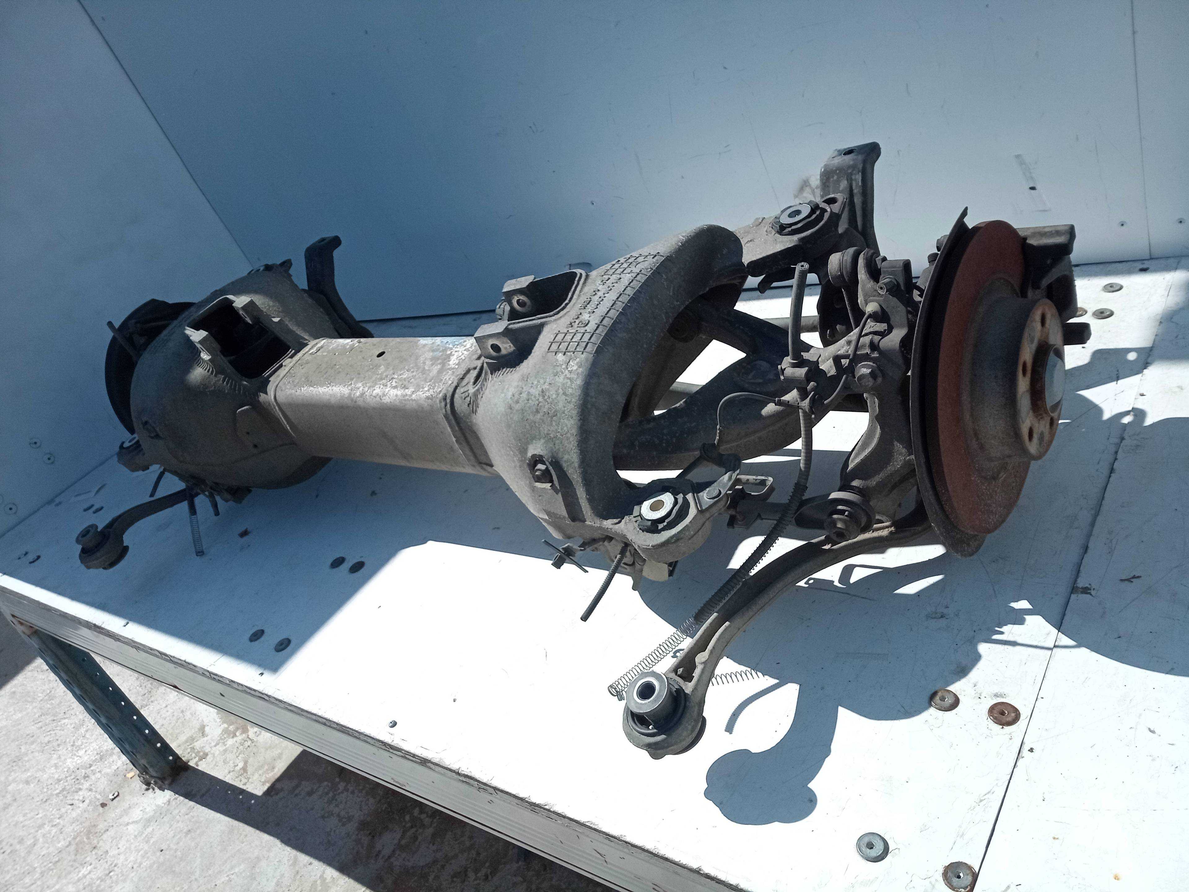 Recambio de puente trasero para peugeot 407 coupe básico referencia OEM IAM   