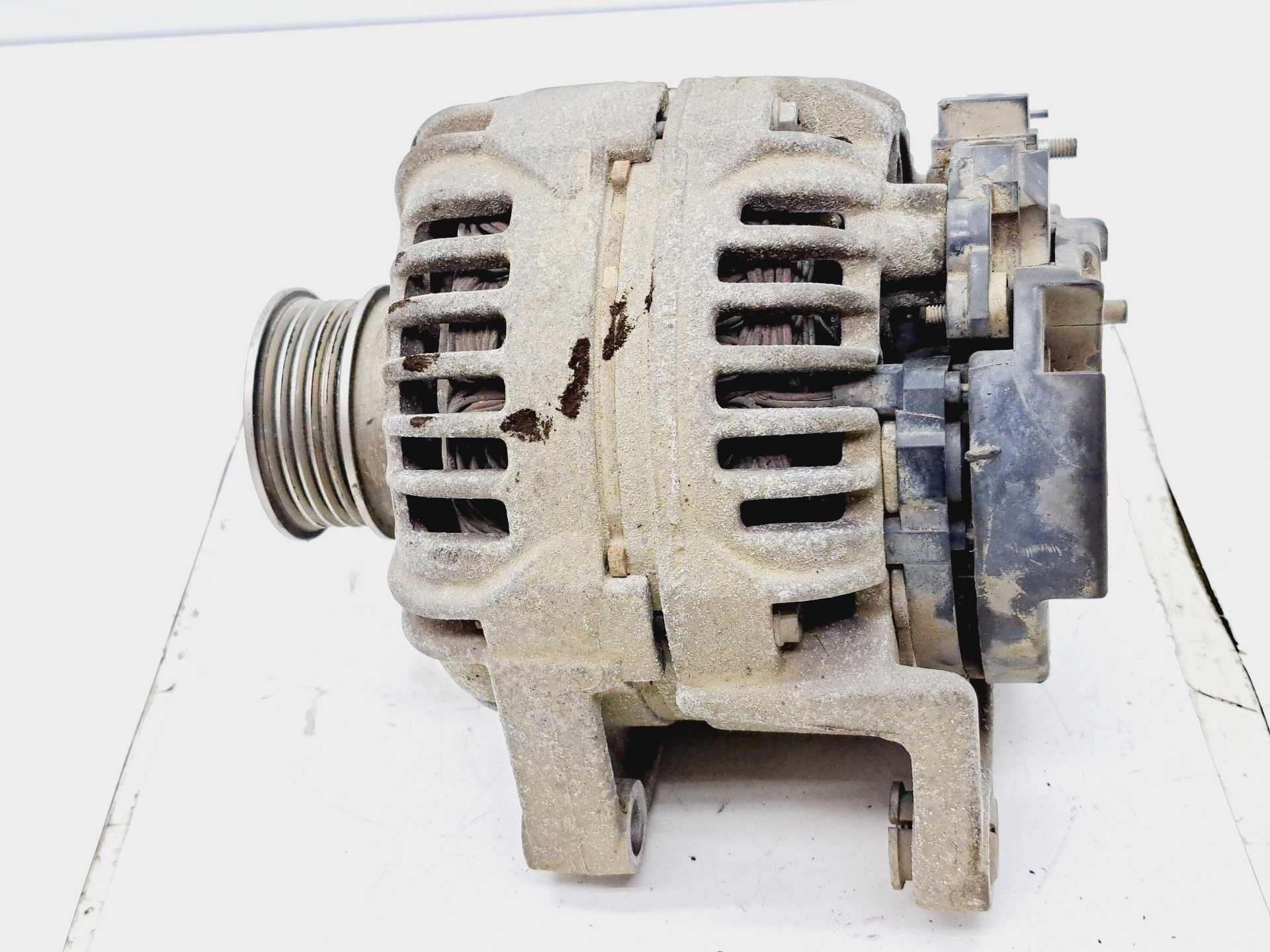 Recambio de alternador para opel astra h ber. 1.6 16v referencia OEM IAM 55556067 0124425020 BOSCH