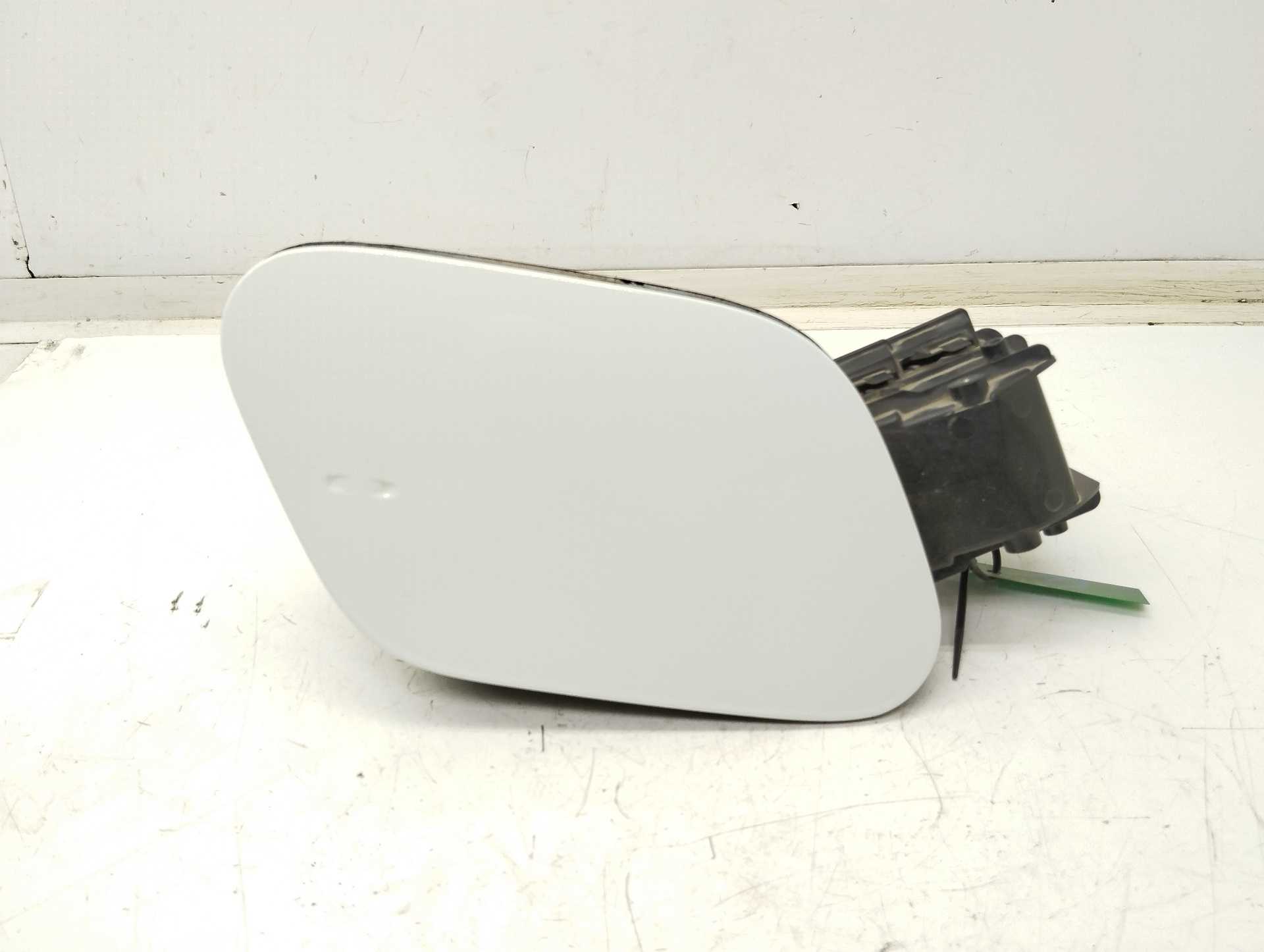 Recambio de tapa exterior combustible para renault scenic iv black edition referencia OEM IAM 781202968R A373M0010 