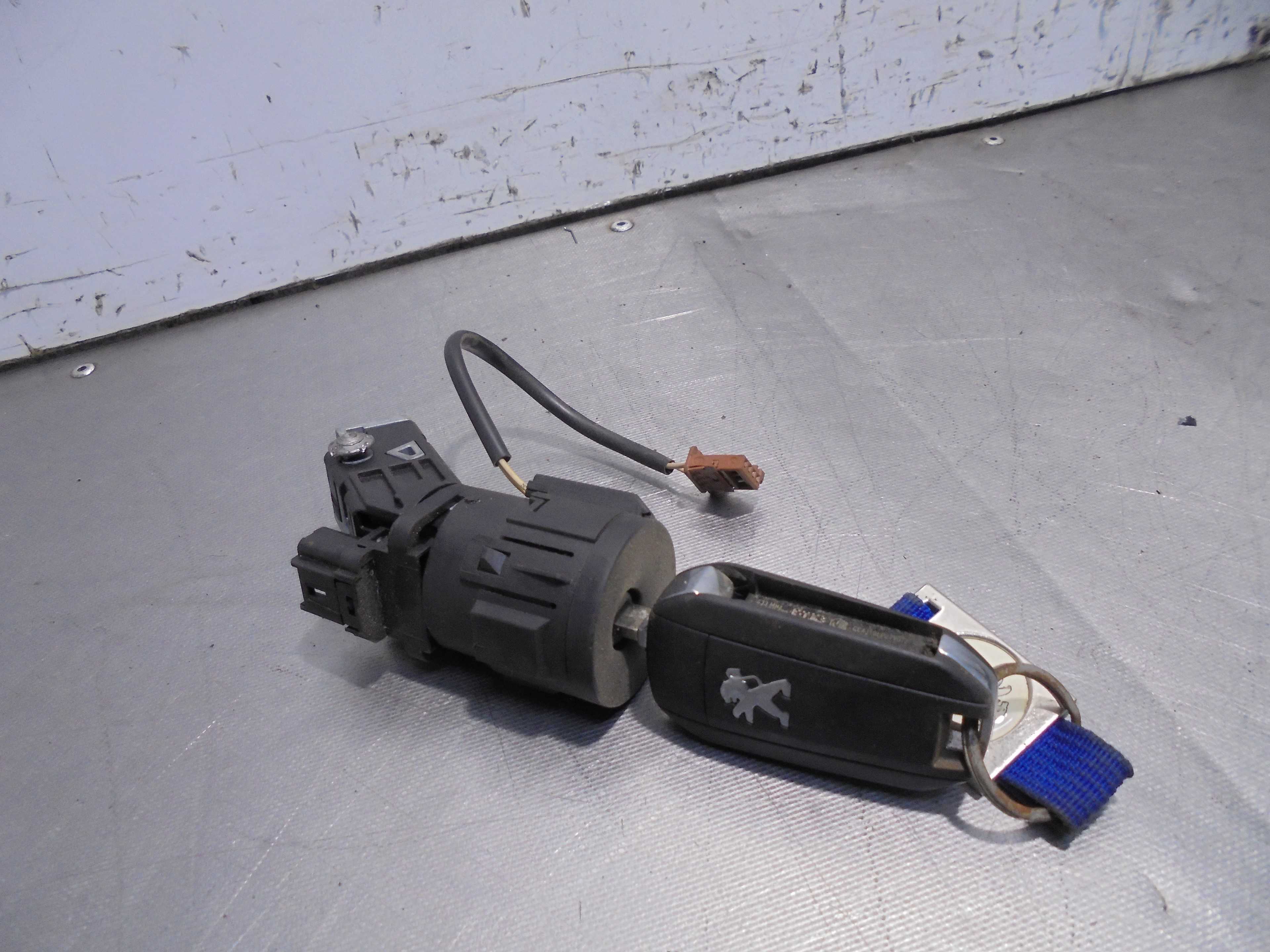 Recambio de conmutador de arranque para peugeot 3008 active referencia OEM IAM 9673257480  