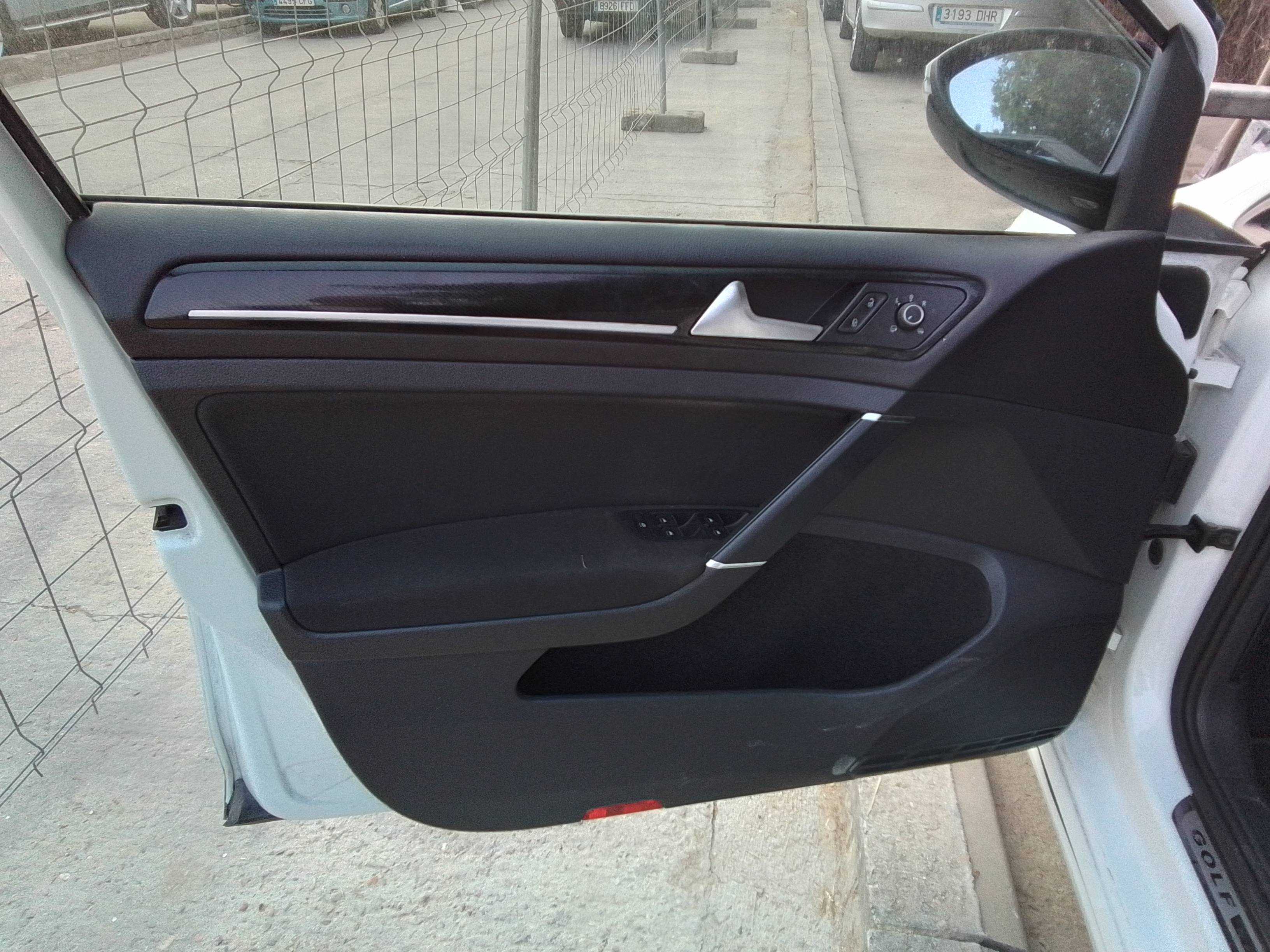 Recambio de guarnecido puerta delantera izquierda para volkswagen golf vii lim. (5g1) advance bluemotion referencia OEM IAM   