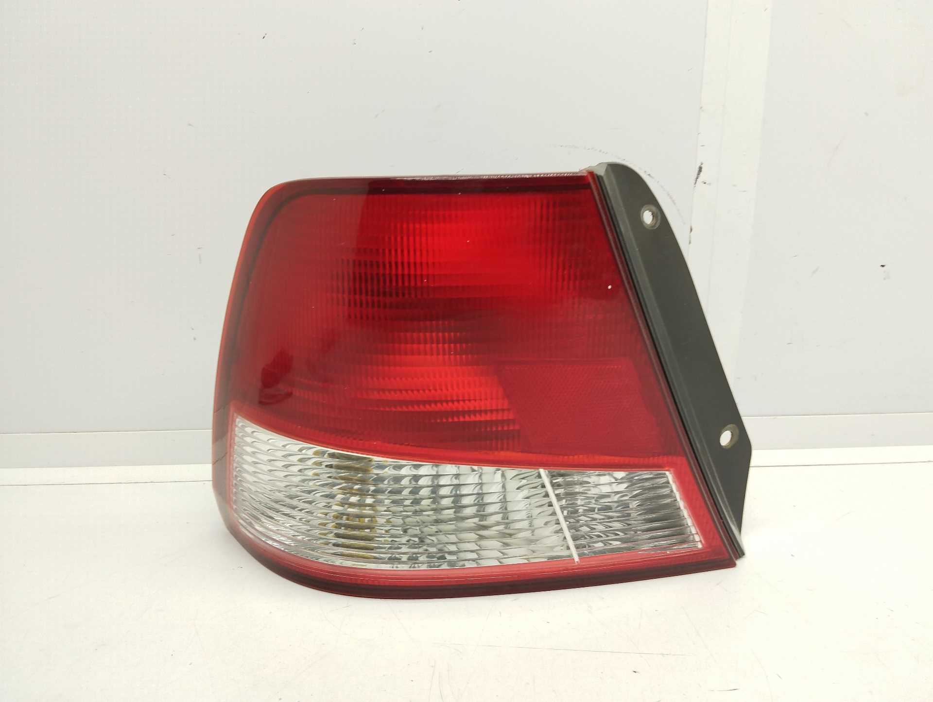 Recambio de piloto trasero izquierdo para hyundai accent (lc) gl 4p referencia OEM IAM   
