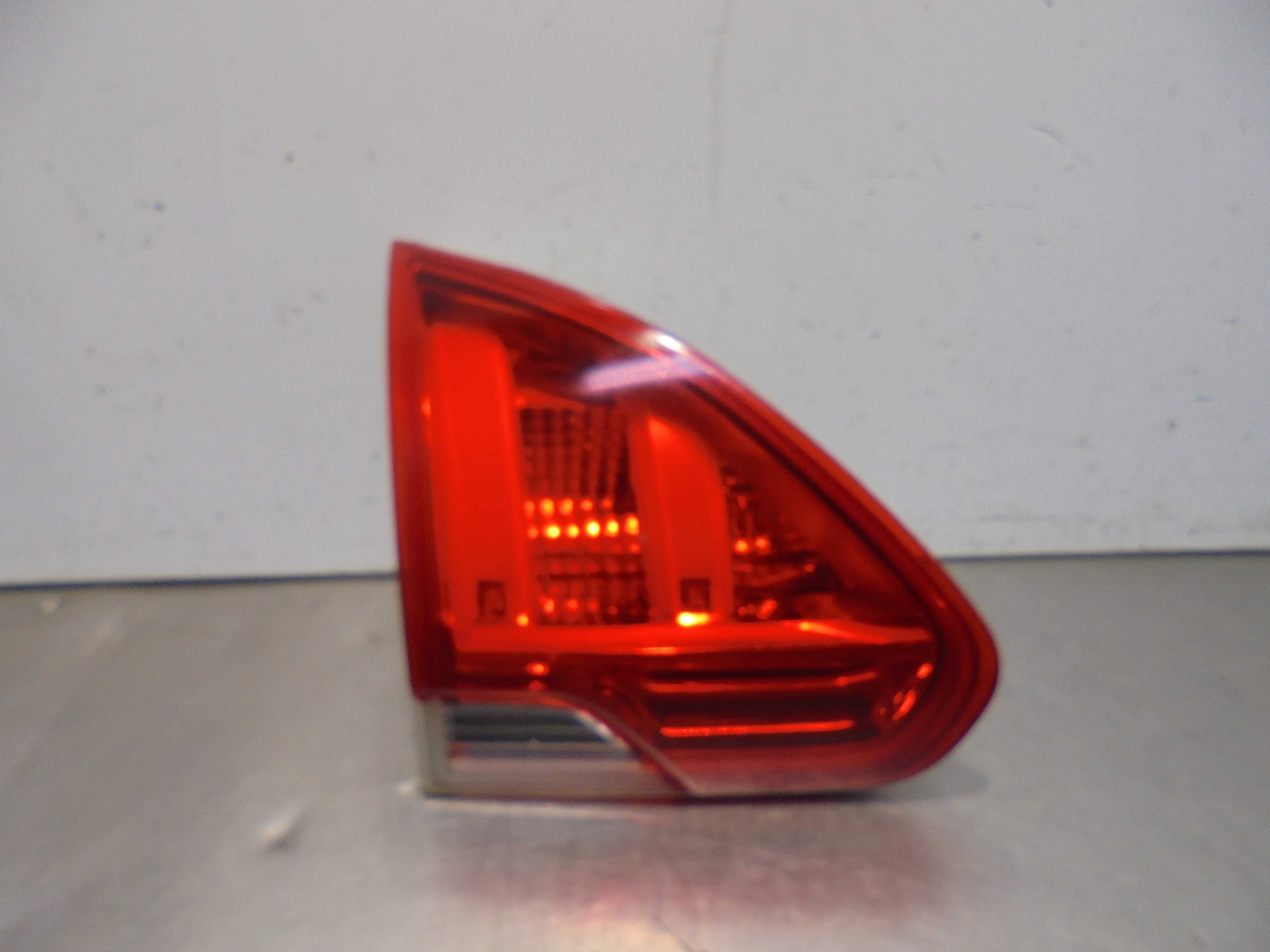 Recambio de piloto porton trasero izquierdo para peugeot 2008 (--.2013) active referencia OEM IAM 9678074480  