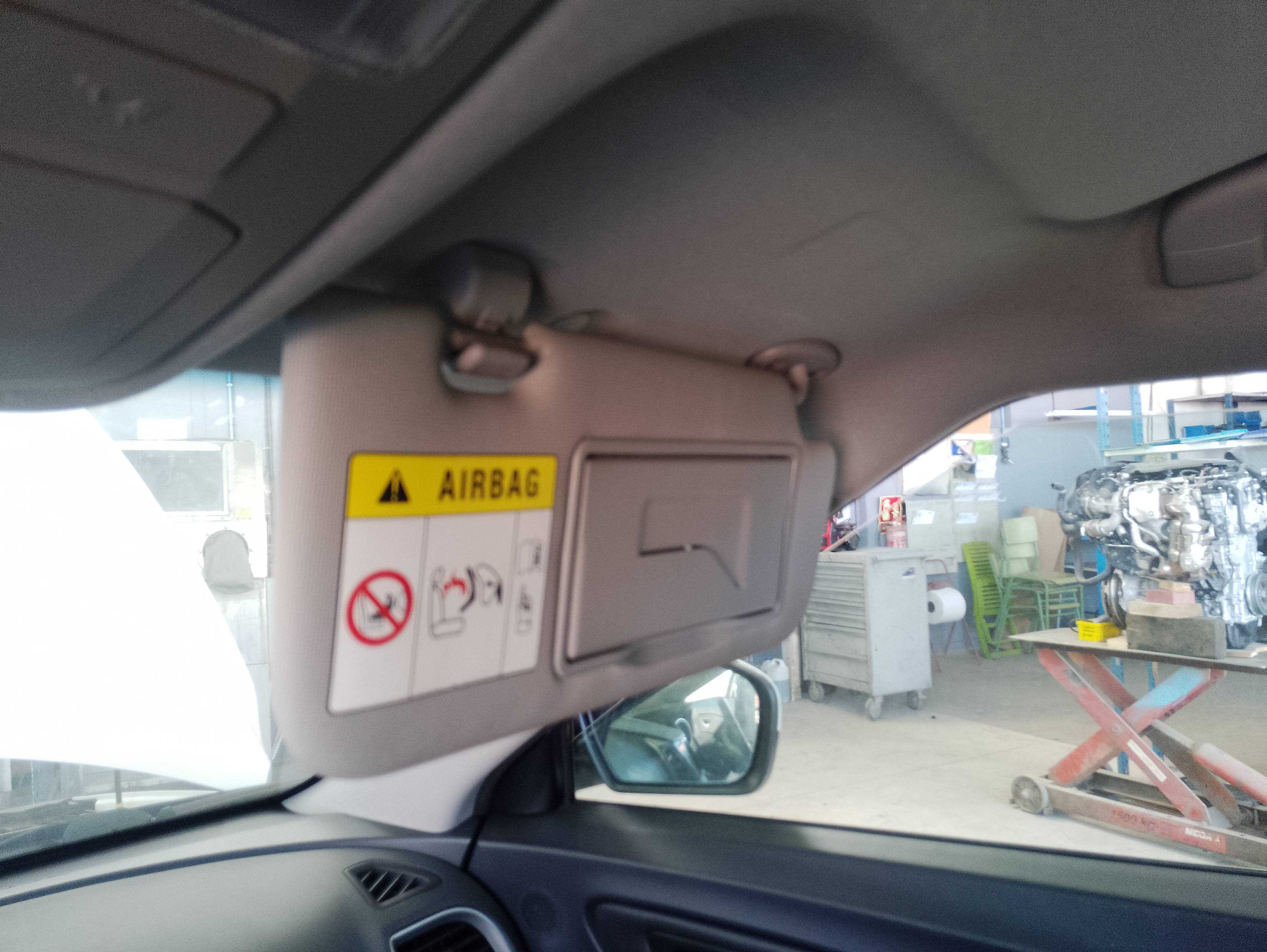 Recambio de parasol derecho para ssangyong tivoli crystal 4x2 referencia OEM IAM   