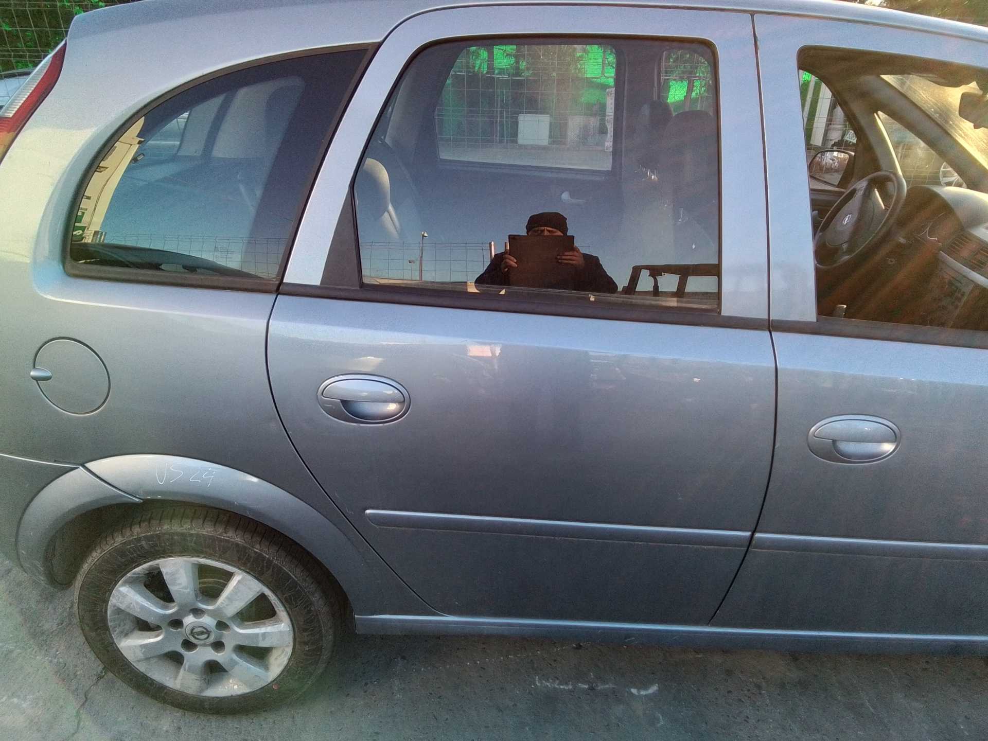 Recambio de puerta trasera derecha para opel meriva cosmo referencia OEM IAM   