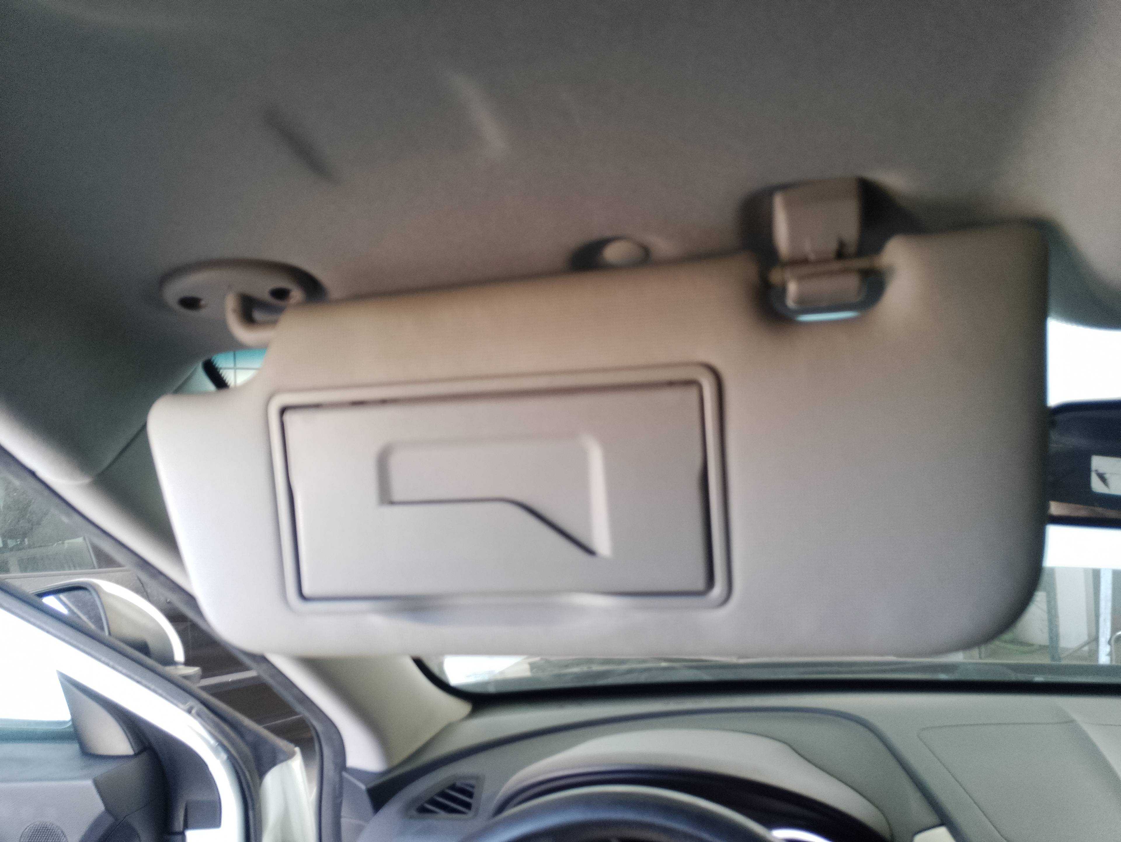 Recambio de parasol izquierdo para ssangyong tivoli crystal 4x2 referencia OEM IAM   