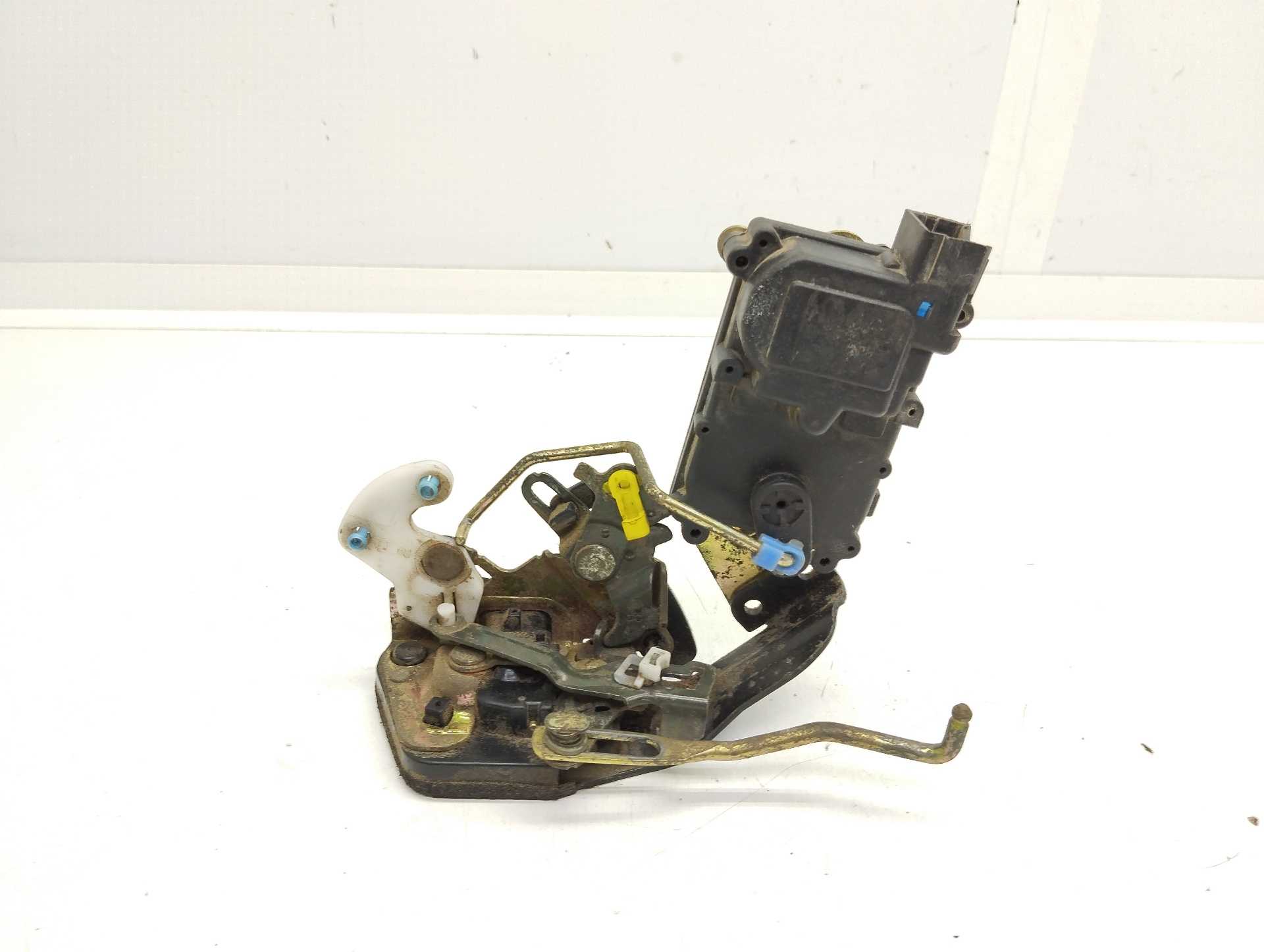 Recambio de cerradura puerta trasera derecha para hyundai accent (lc) gl 4p referencia OEM IAM   
