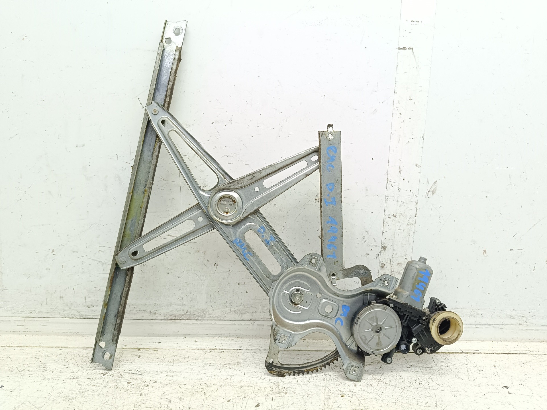 Recambio de elevalunas delantero izquierdo para toyota auris hybrid active referencia OEM IAM 85700202020  