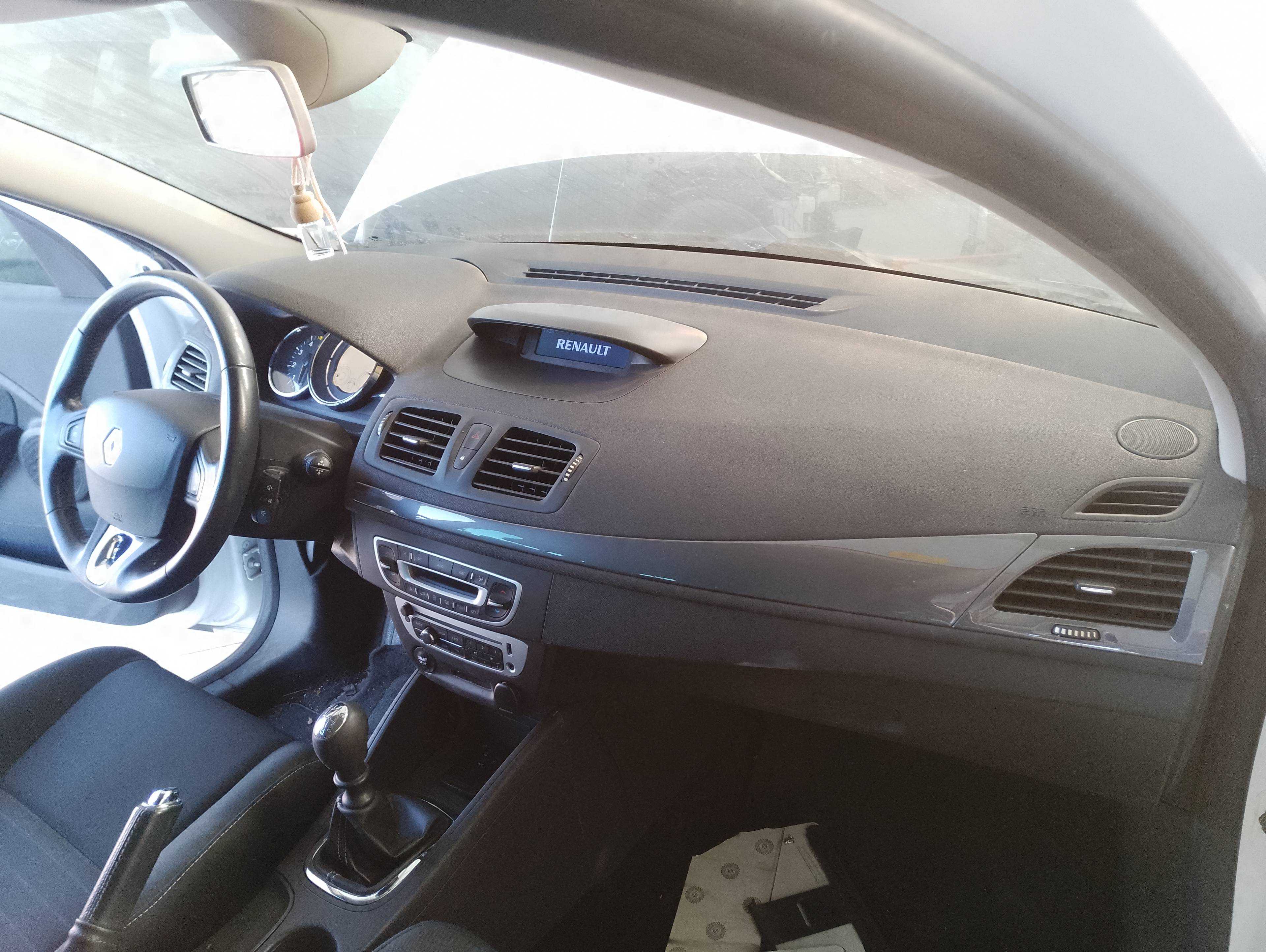 Recambio de salpicadero para renault megane iii sport tourer dynamique referencia OEM IAM   