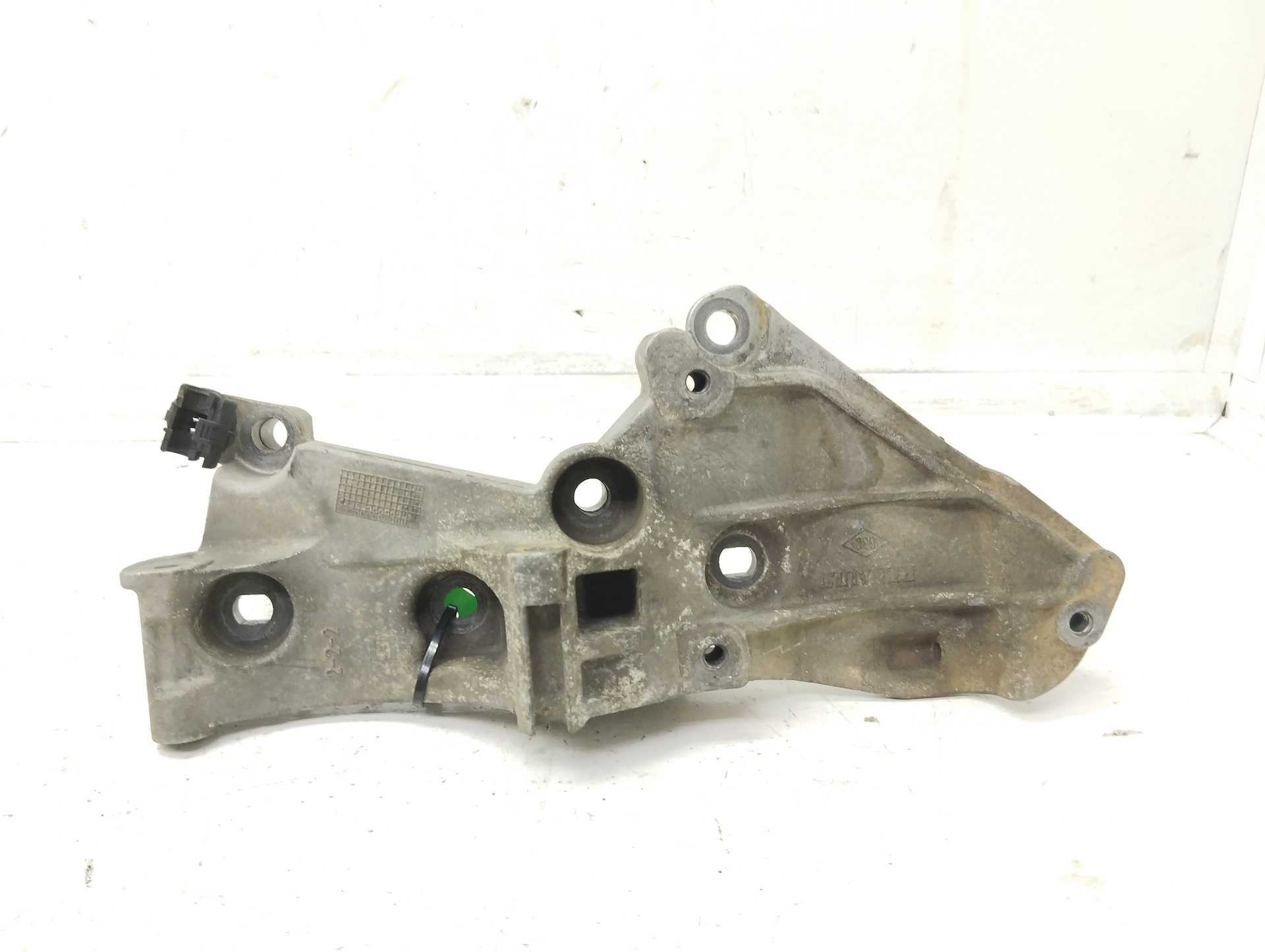 Recambio de soporte alternador para renault kangoo (f/kc0) authentique oasis referencia OEM IAM 8200365097  