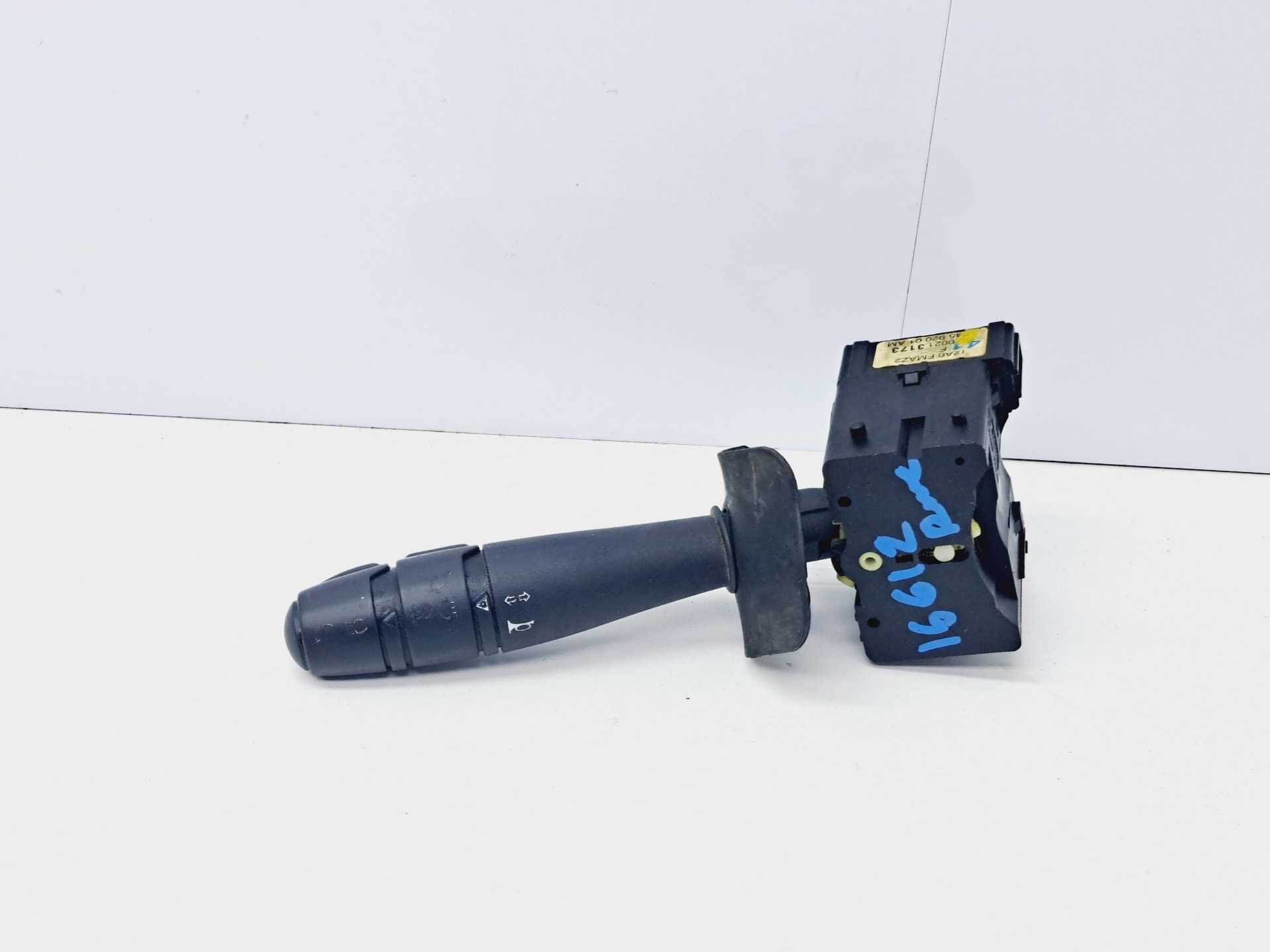 Recambio de mando intermitentes para dacia logan 1.4 cat referencia OEM IAM 8200213173  