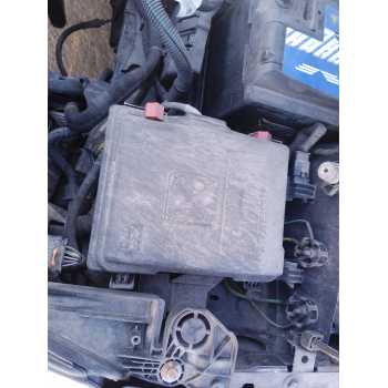 CAJA RELES / FUSIBLES 