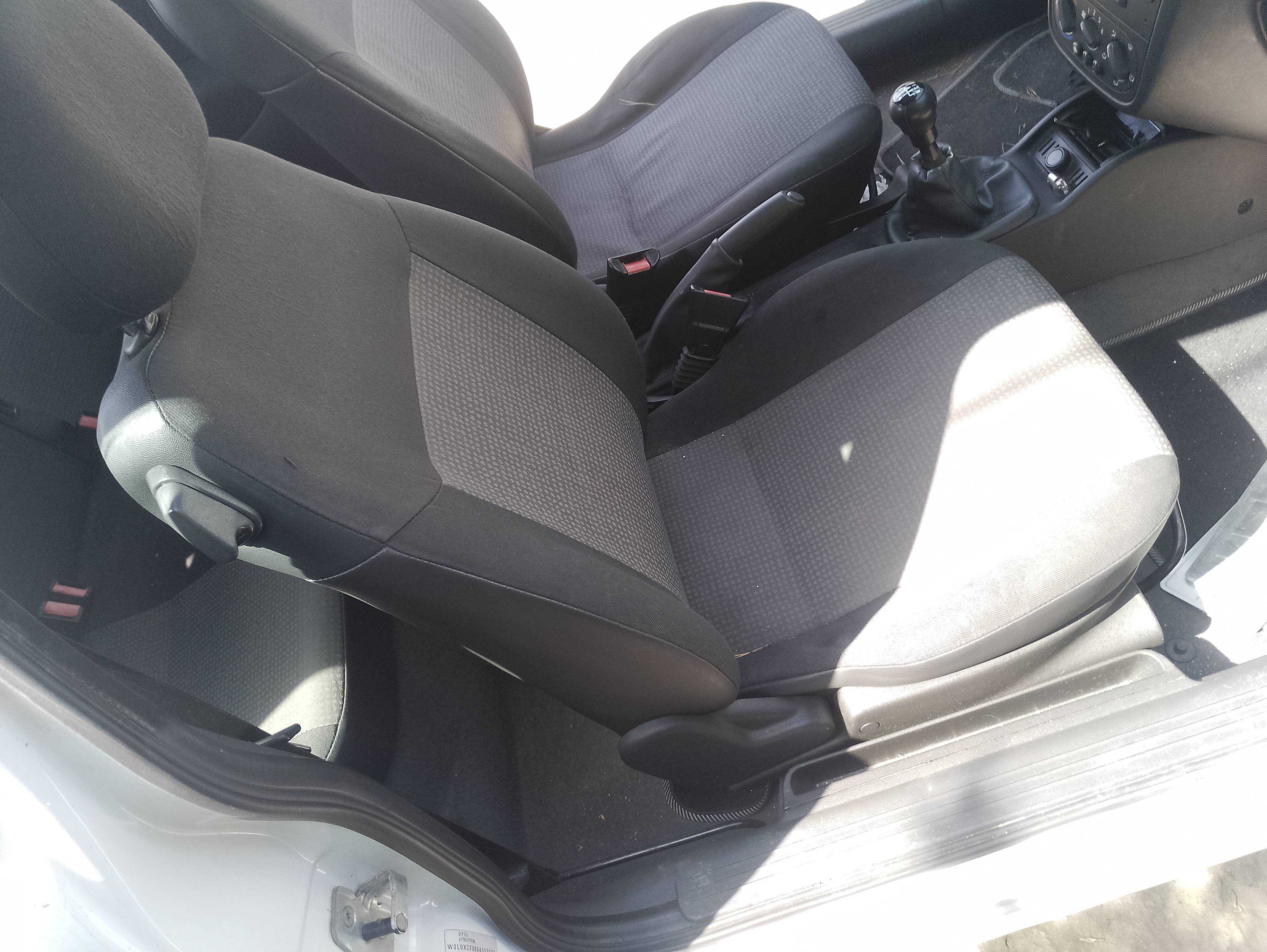 Recambio de asiento delantero derecho para opel corsa c blue line referencia OEM IAM   