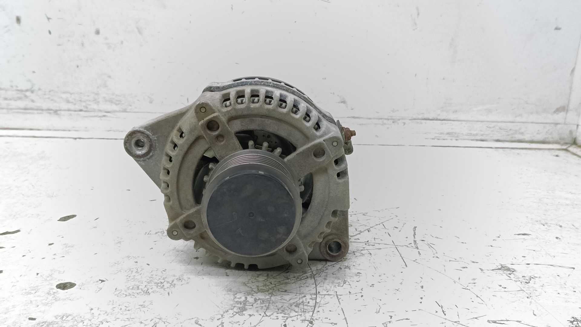 Recambio de alternador para toyota land cruiser (j15) basis referencia OEM IAM 1042103410 195574100050 
