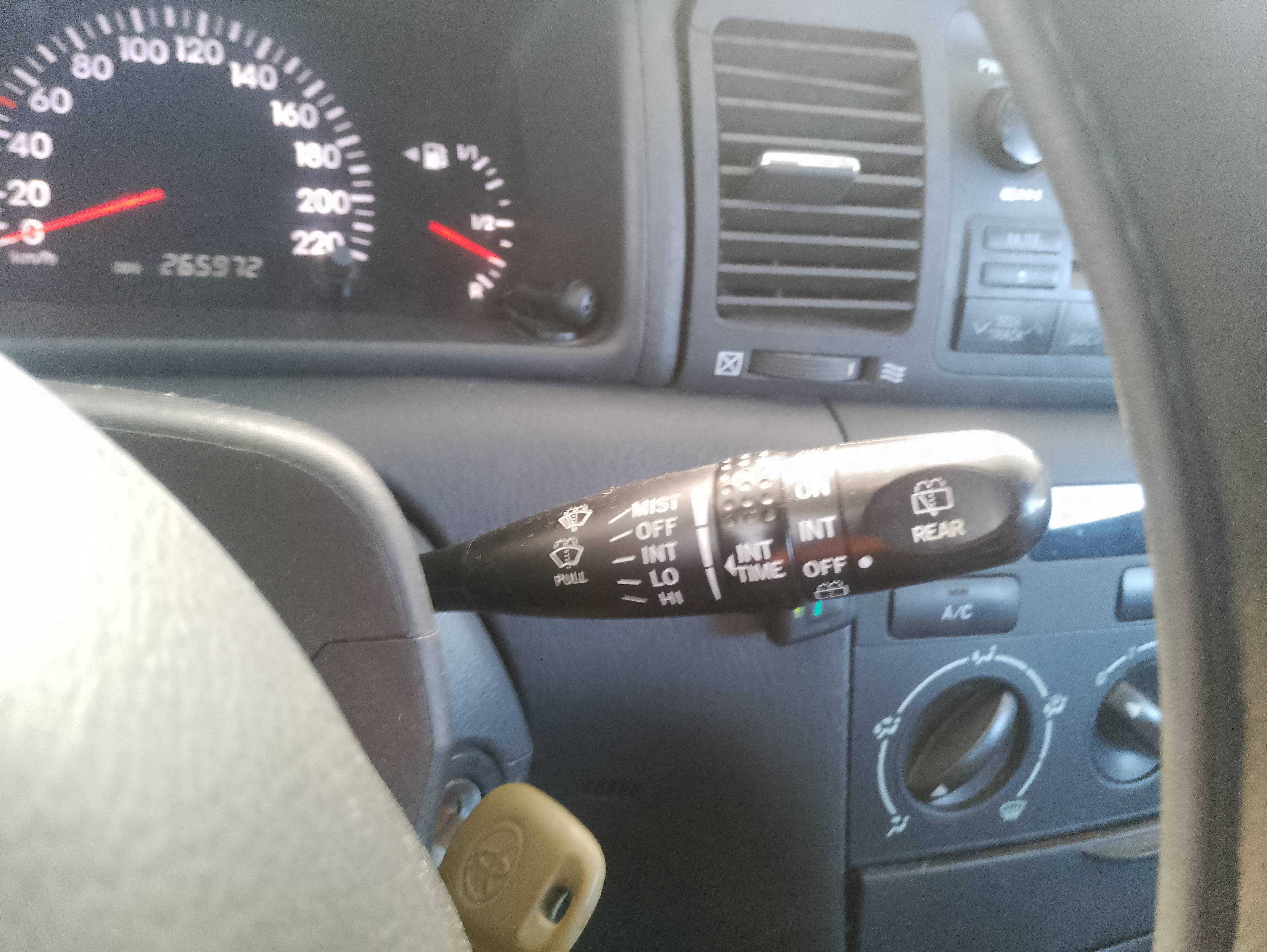 Recambio de mando limpia para toyota corolla (e12) 1.4 d-4d luna compact referencia OEM IAM   