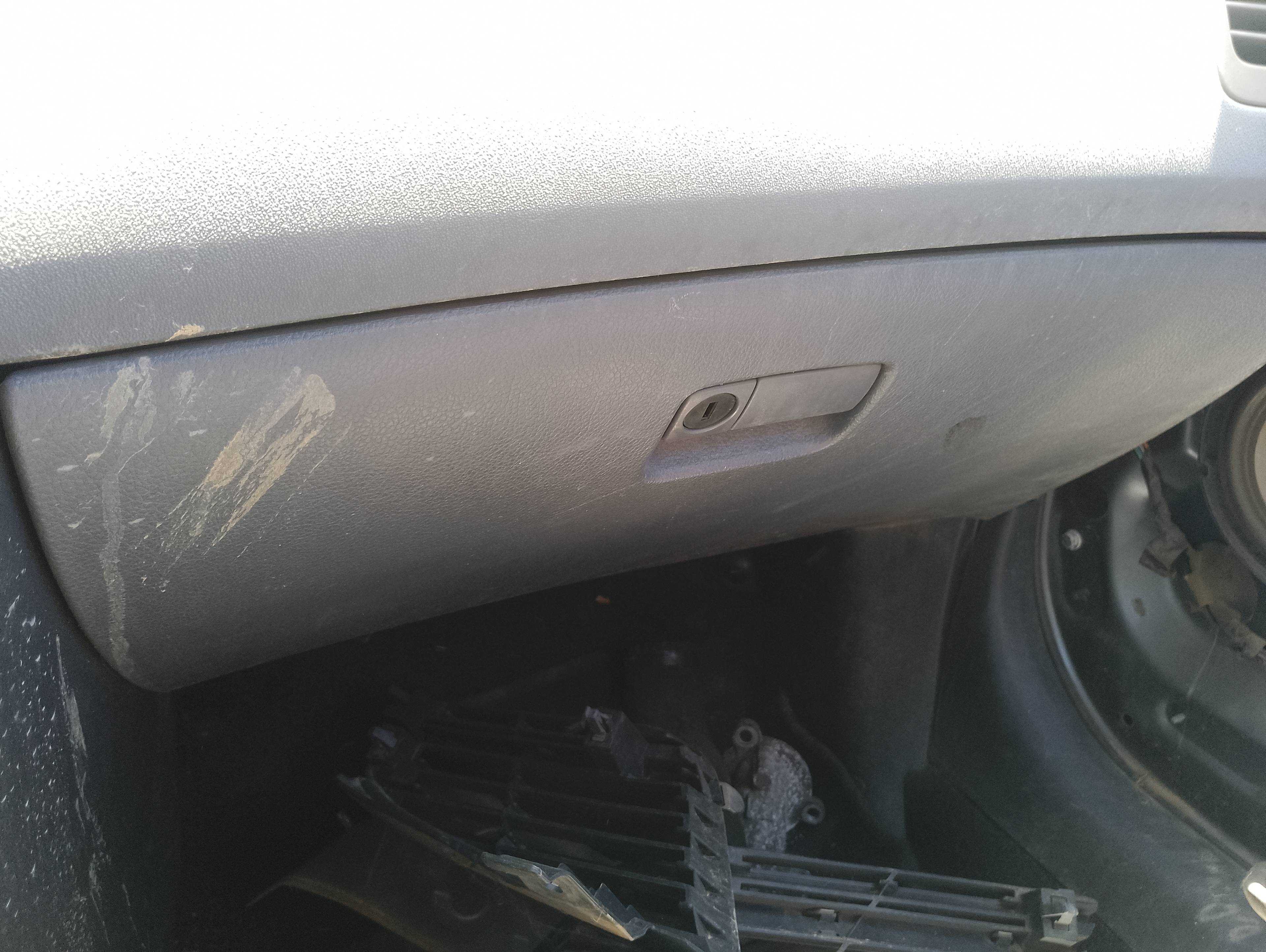Recambio de guantera para nissan primera berlina (p12) acenta referencia OEM IAM   