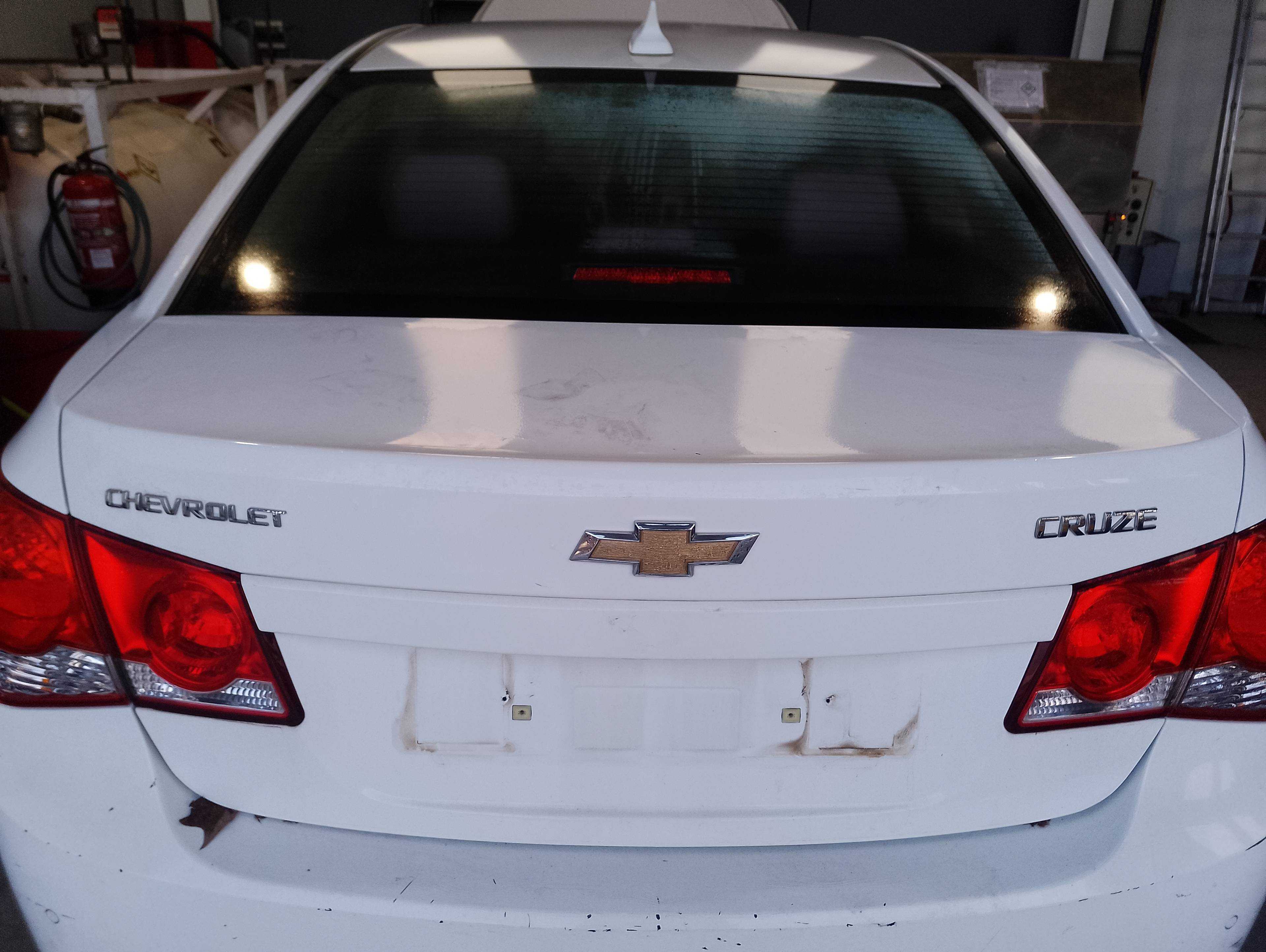 Recambio de tapa maletero para chevrolet cruze lt+ referencia OEM IAM   