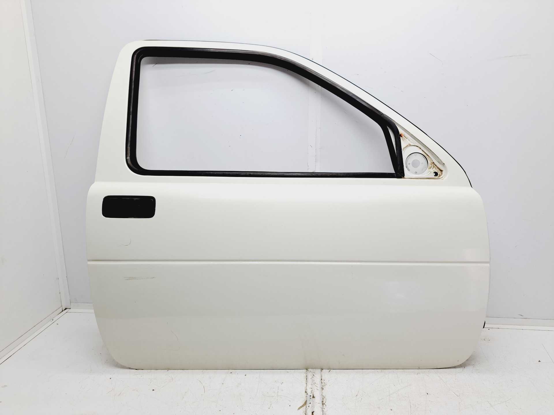 Recambio de puerta delantera derecha para land rover freelander baikal referencia OEM IAM   