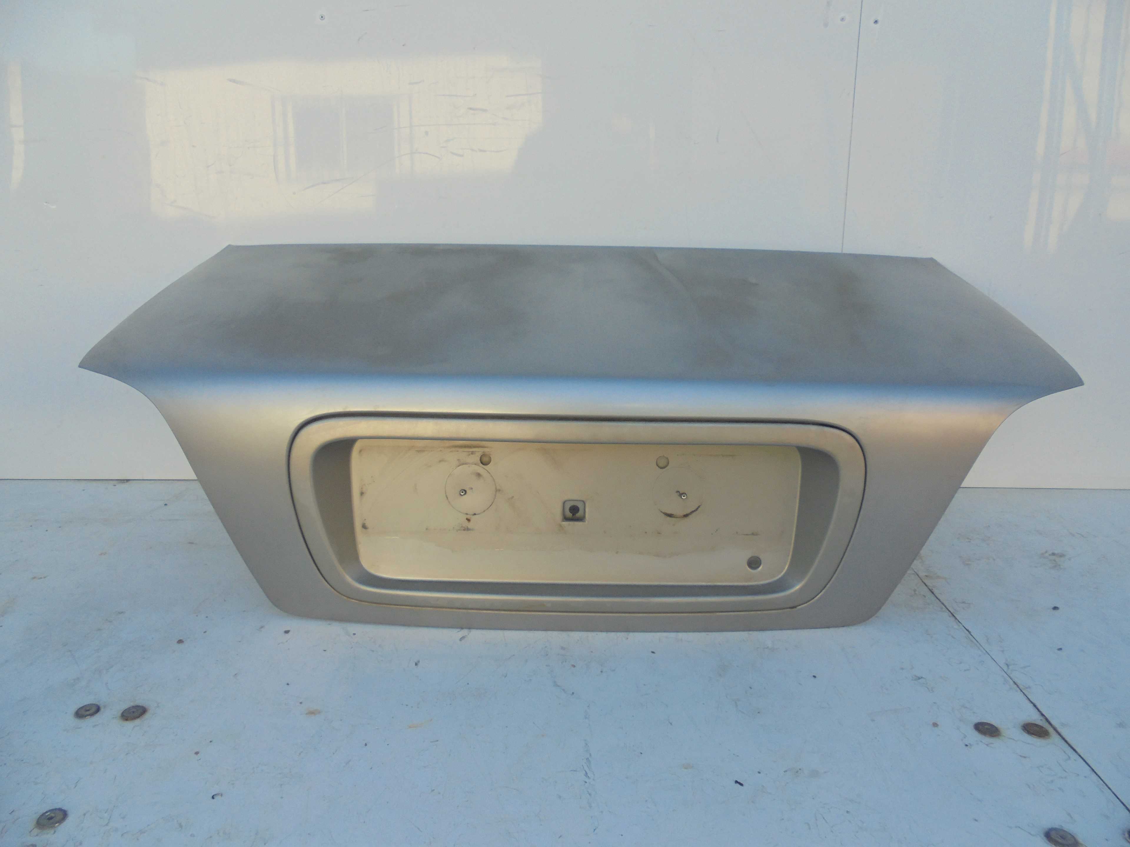 Recambio de tapa maletero para kia sephia ll 1.5 cat referencia OEM IAM   