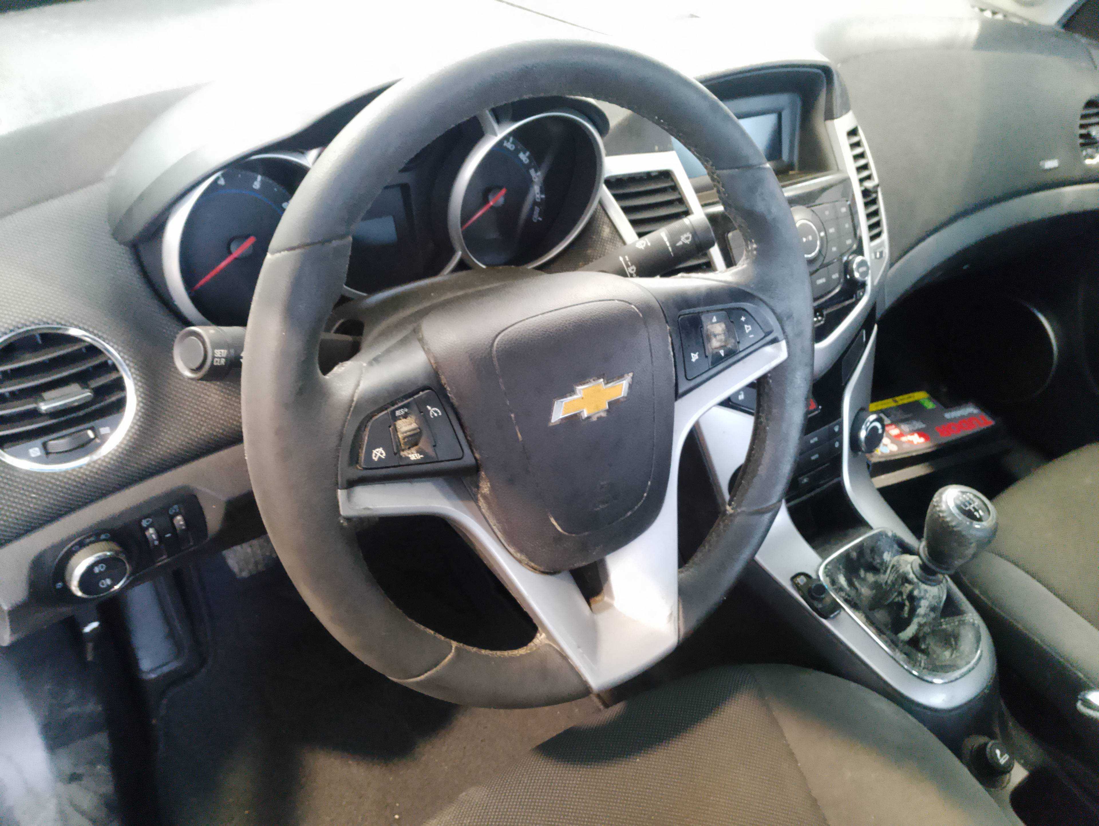 Recambio de volante para chevrolet cruze lt+ referencia OEM IAM   