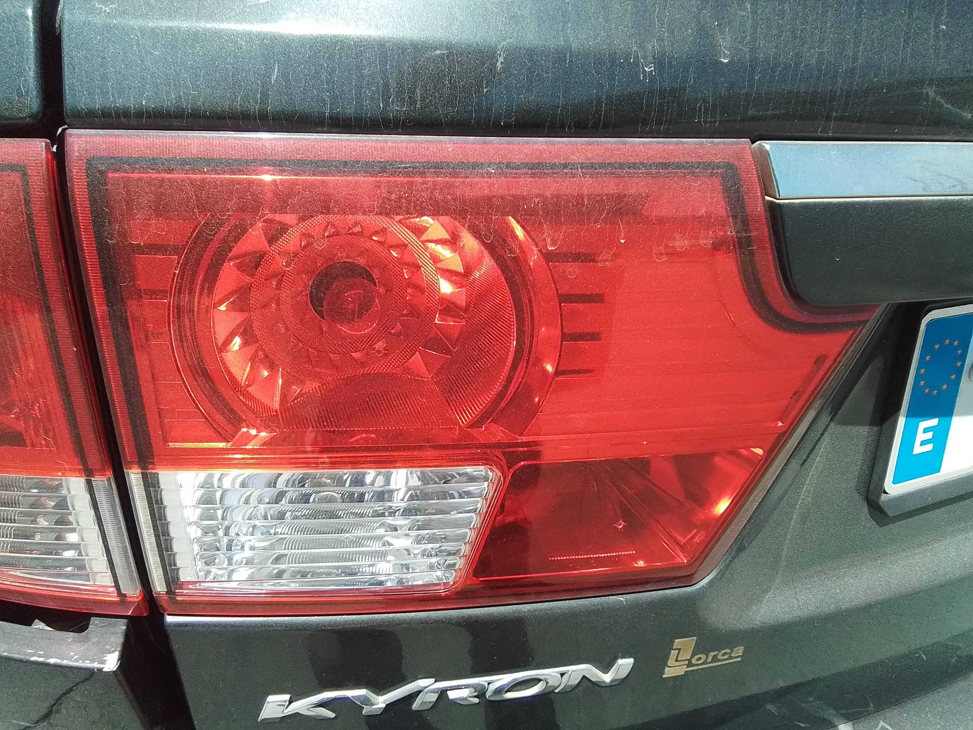 Recambio de piloto porton trasero izquierdo para ssangyong kyron 2.0 referencia OEM IAM   