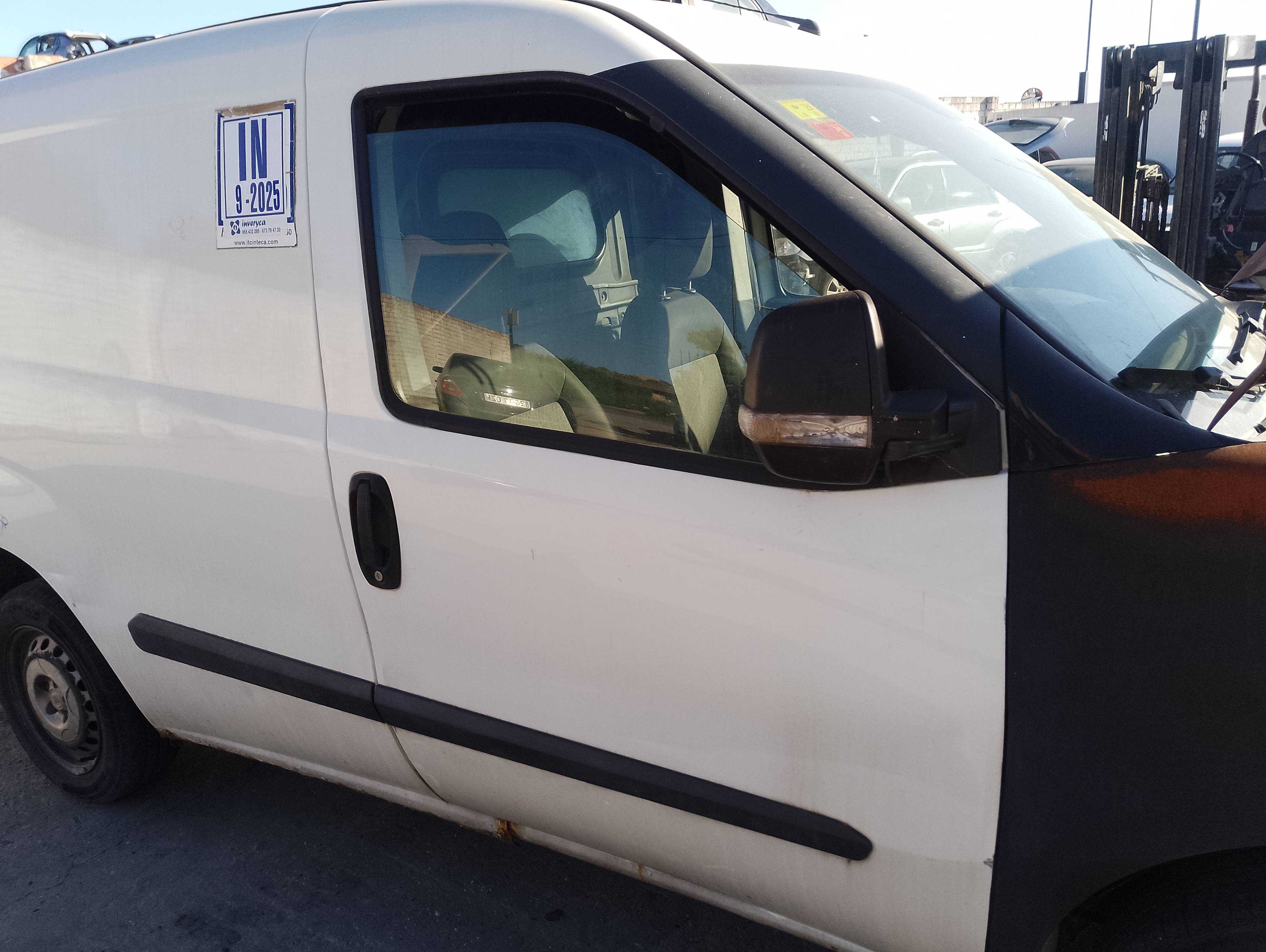 Recambio de puerta delantera derecha para fiat doblo cargo basis kasten referencia OEM IAM   