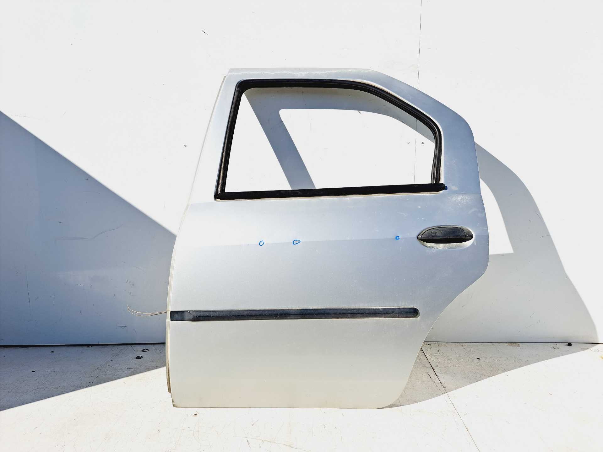 Recambio de puerta trasera izquierda para dacia logan 1.4 cat referencia OEM IAM   