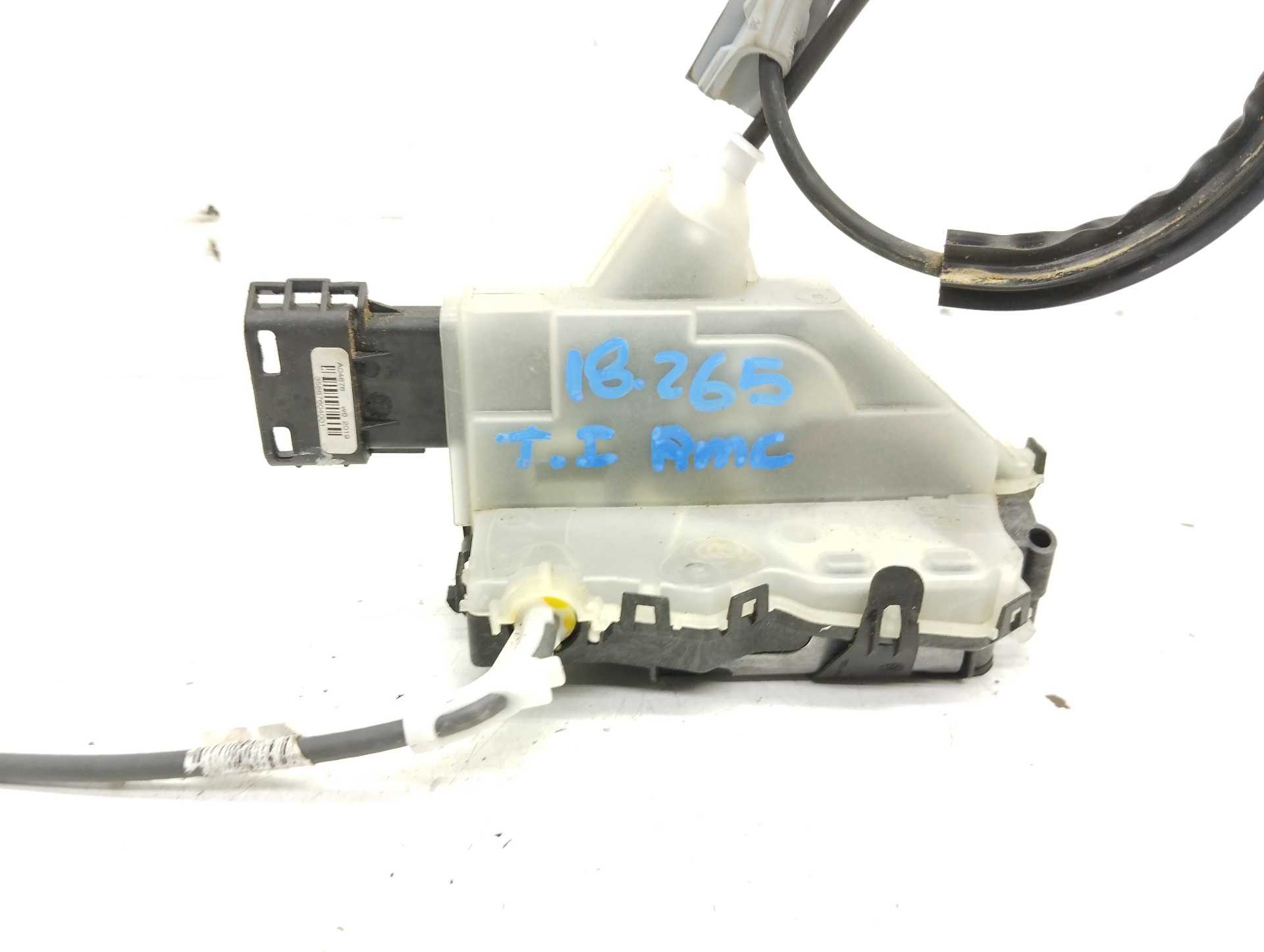 Recambio de cerradura puerta trasera izquierda para citroën c5 aircross c-series referencia OEM IAM 3060N1111N8 9844510980 