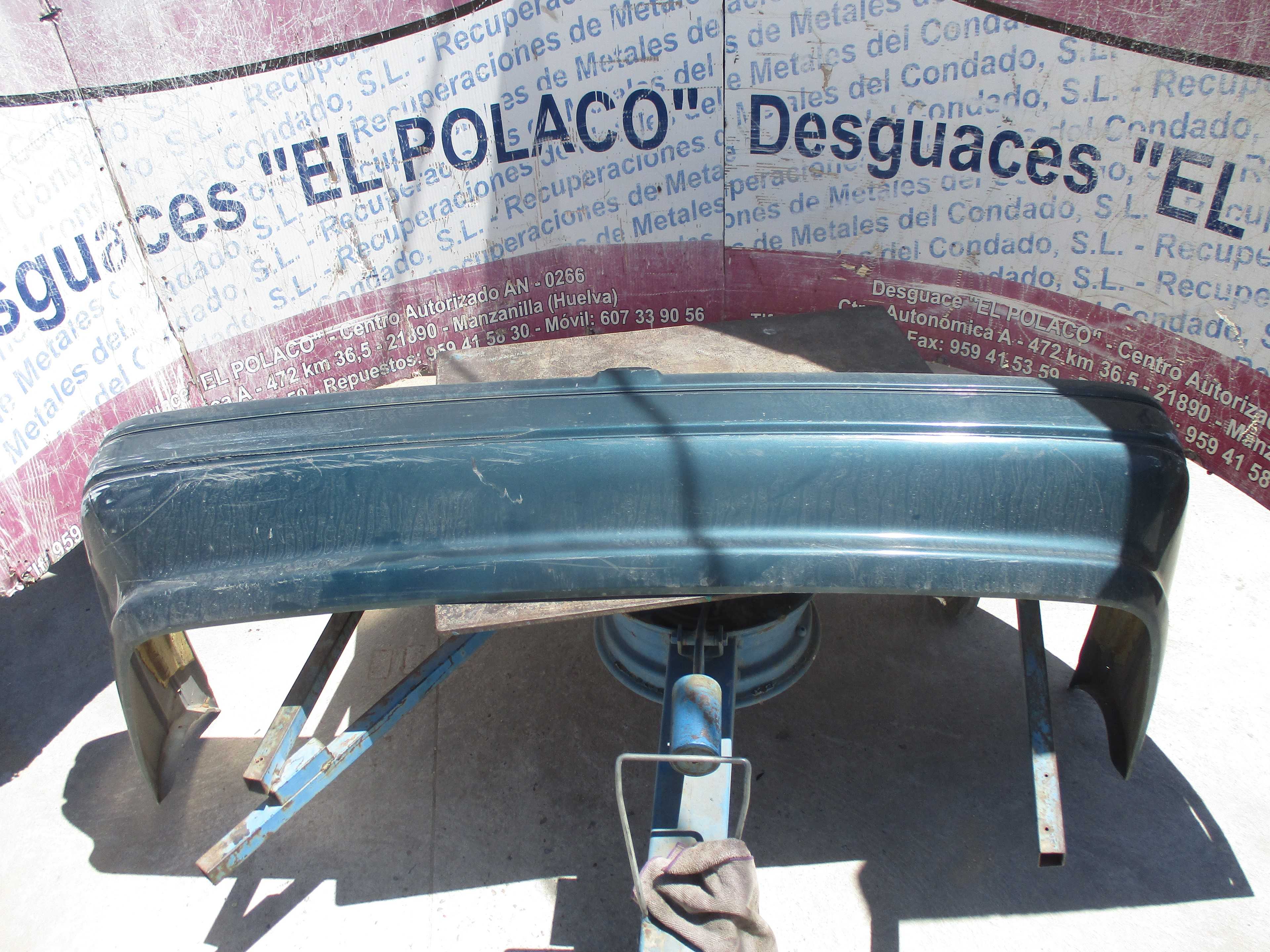 Recambio de paragolpes trasero para ford escort berlina referencia OEM IAM   