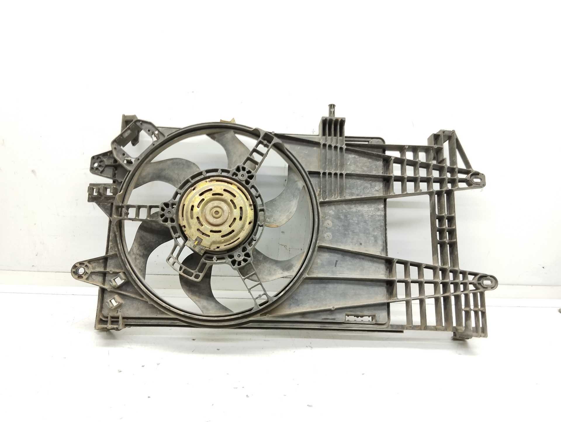 Recambio de electroventilador para fiat punto berlina (176) referencia OEM IAM 823500800  