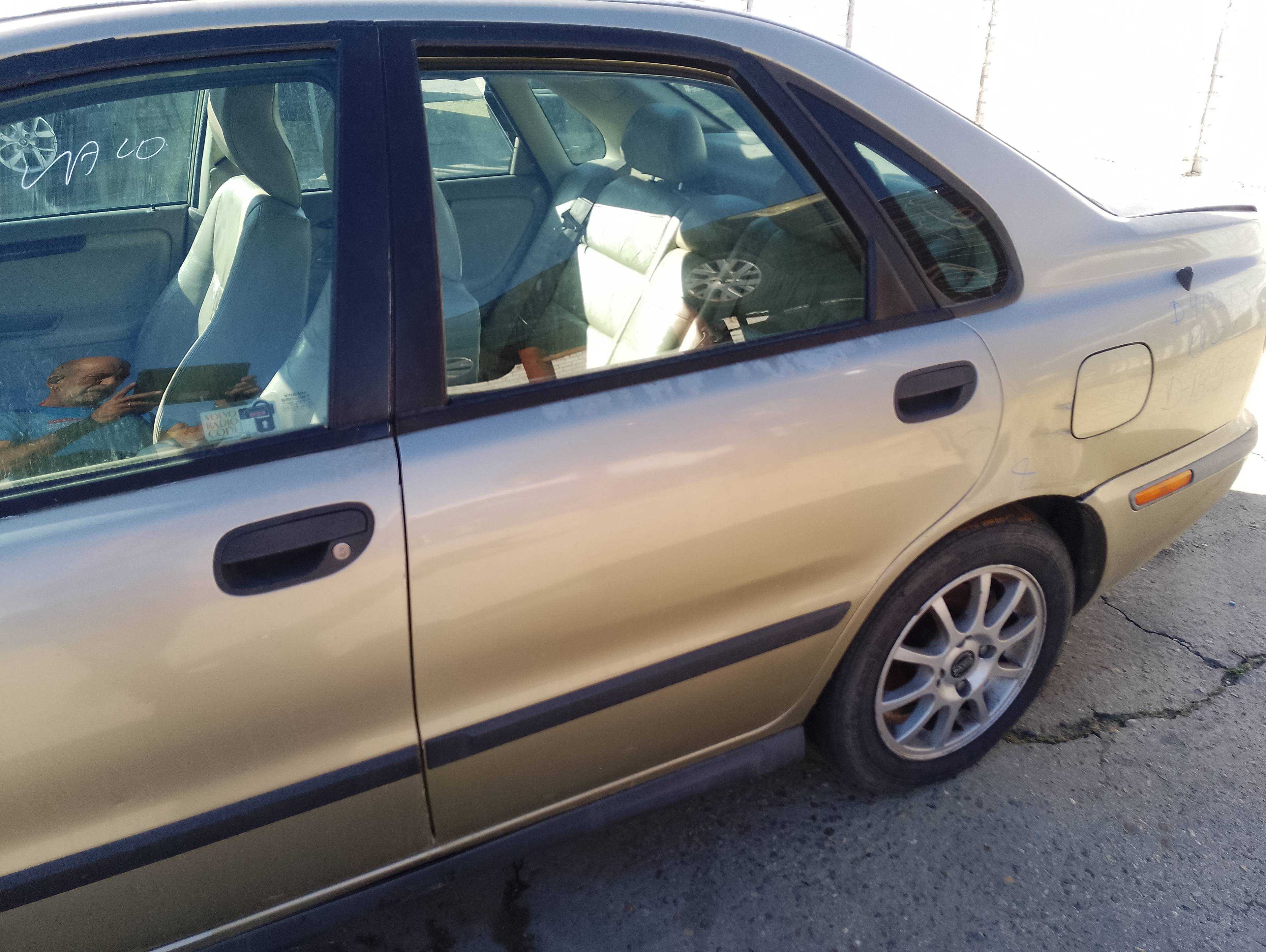 Recambio de puerta trasera izquierda para volvo s40 berlina 1.9 d+ (85kw) referencia OEM IAM   