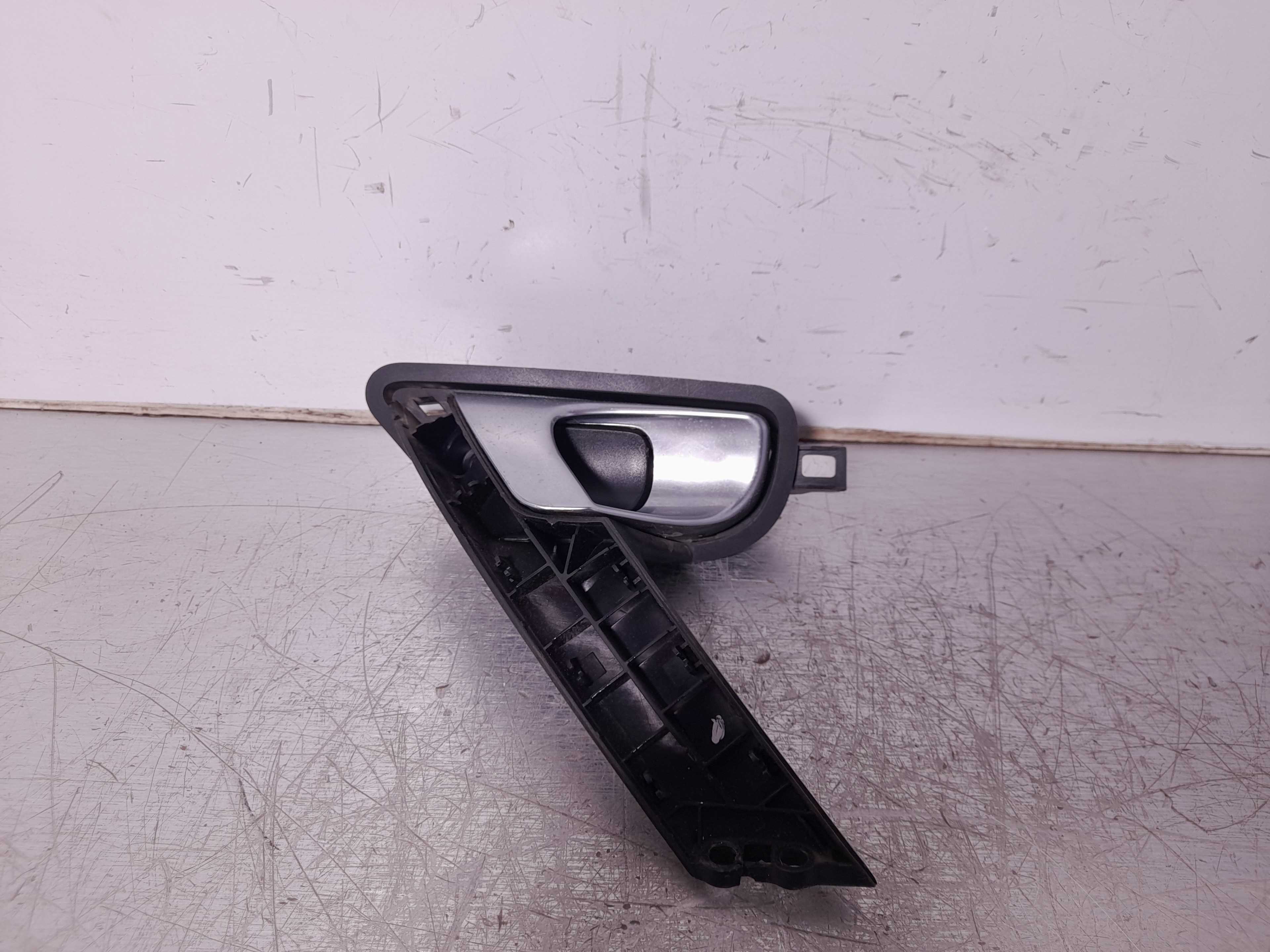 Recambio de maneta interior delantera derecha para nissan primera berlina (p12) acenta referencia OEM IAM   