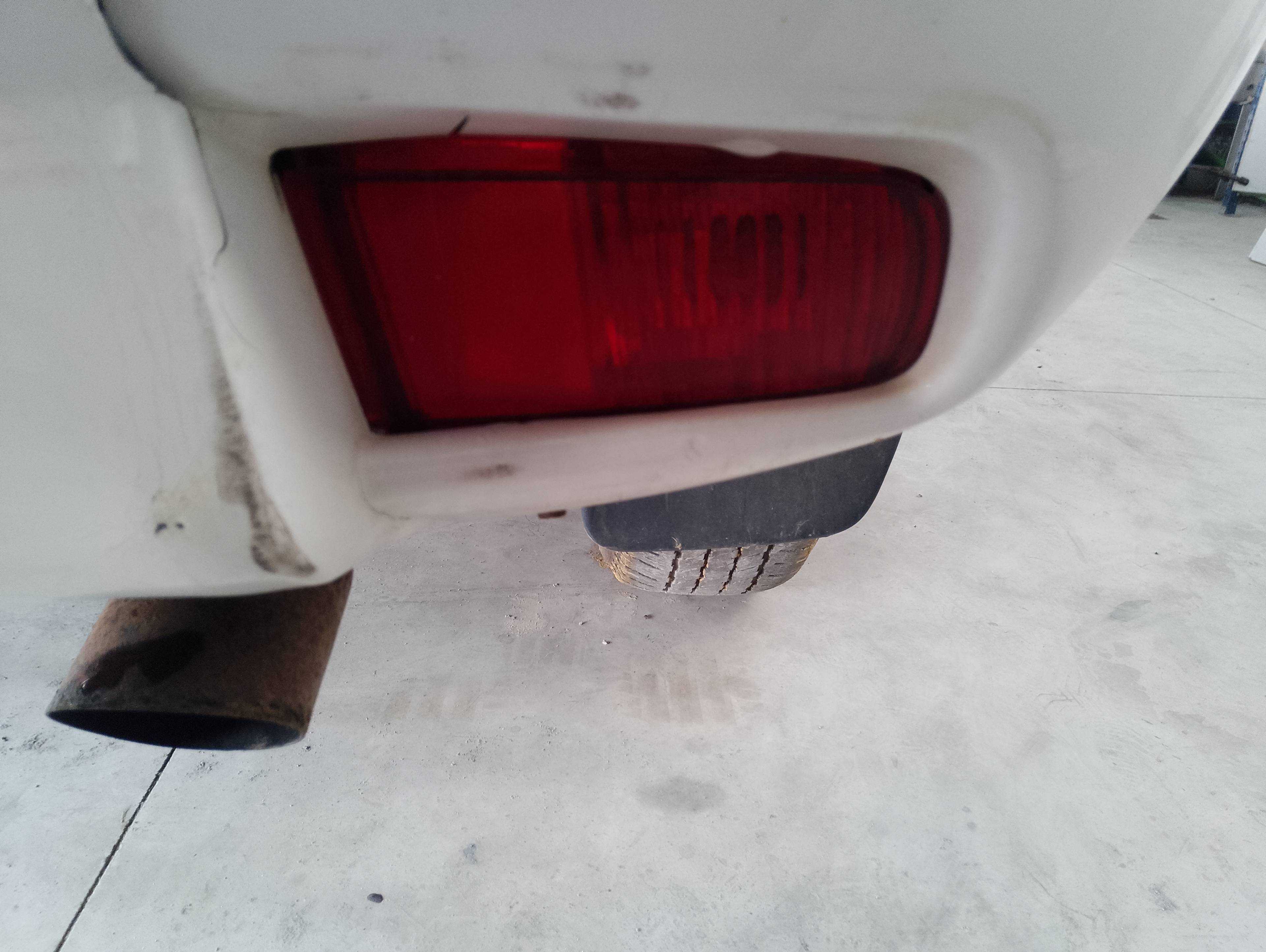 Recambio de faro antiniebla trasero derecho para toyota land cruiser (j15) basis referencia OEM IAM   