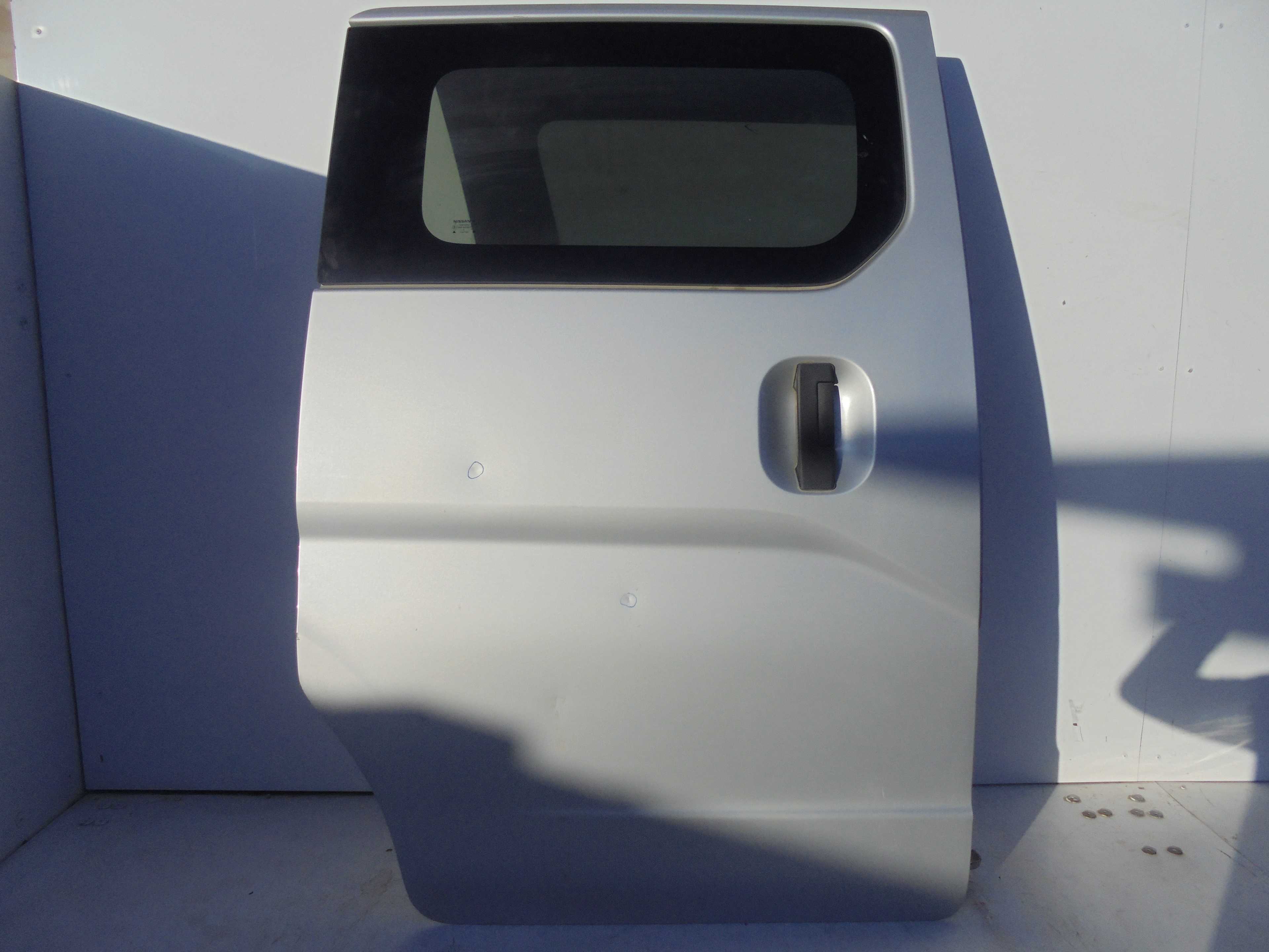 Recambio de puerta lateral corredera derecha para nissan nv 200 (m20) referencia OEM IAM   