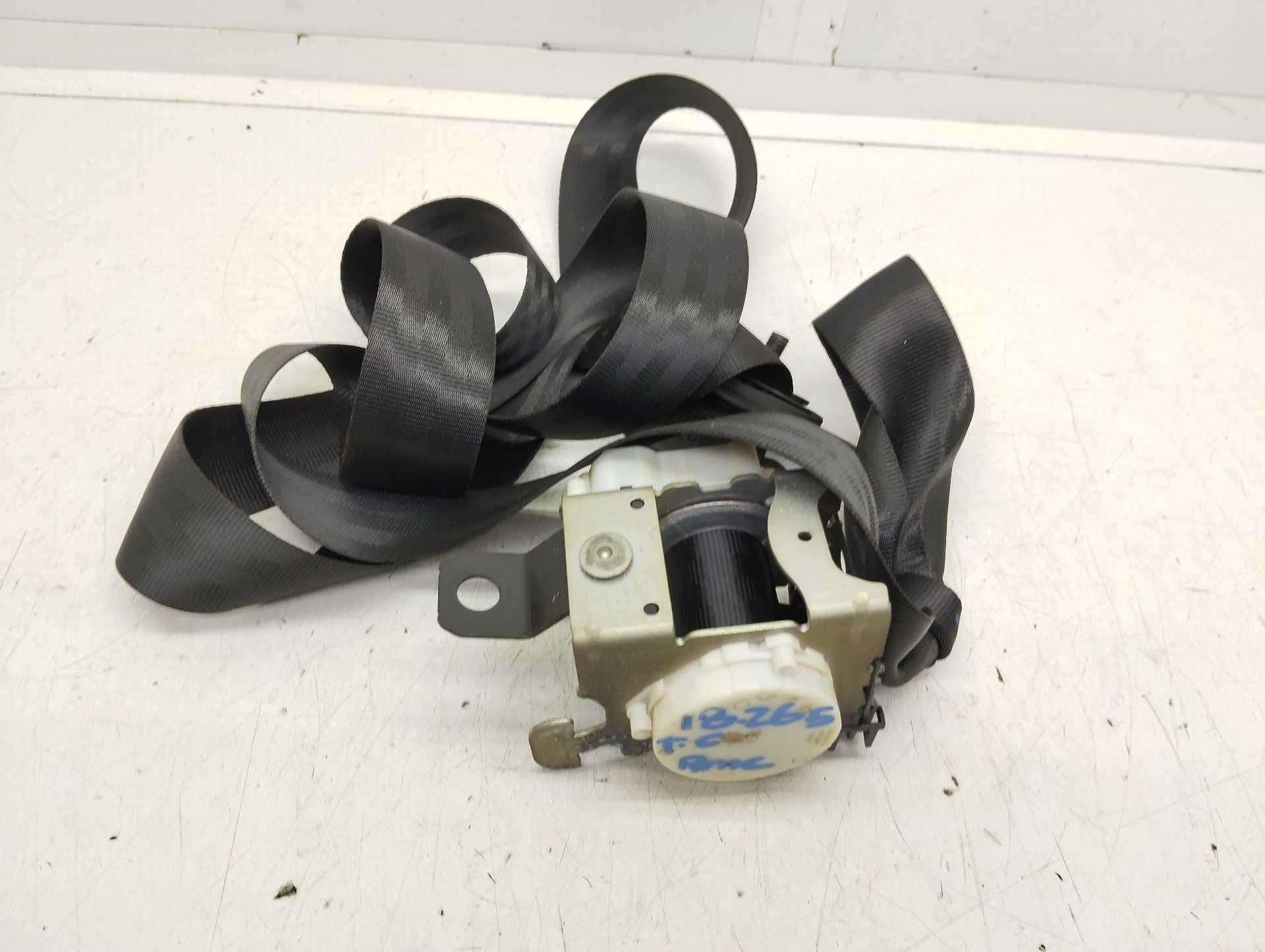Recambio de cinturon seguridad trasero central para citroën c5 aircross c-series referencia OEM IAM 33035173 98223660XX 