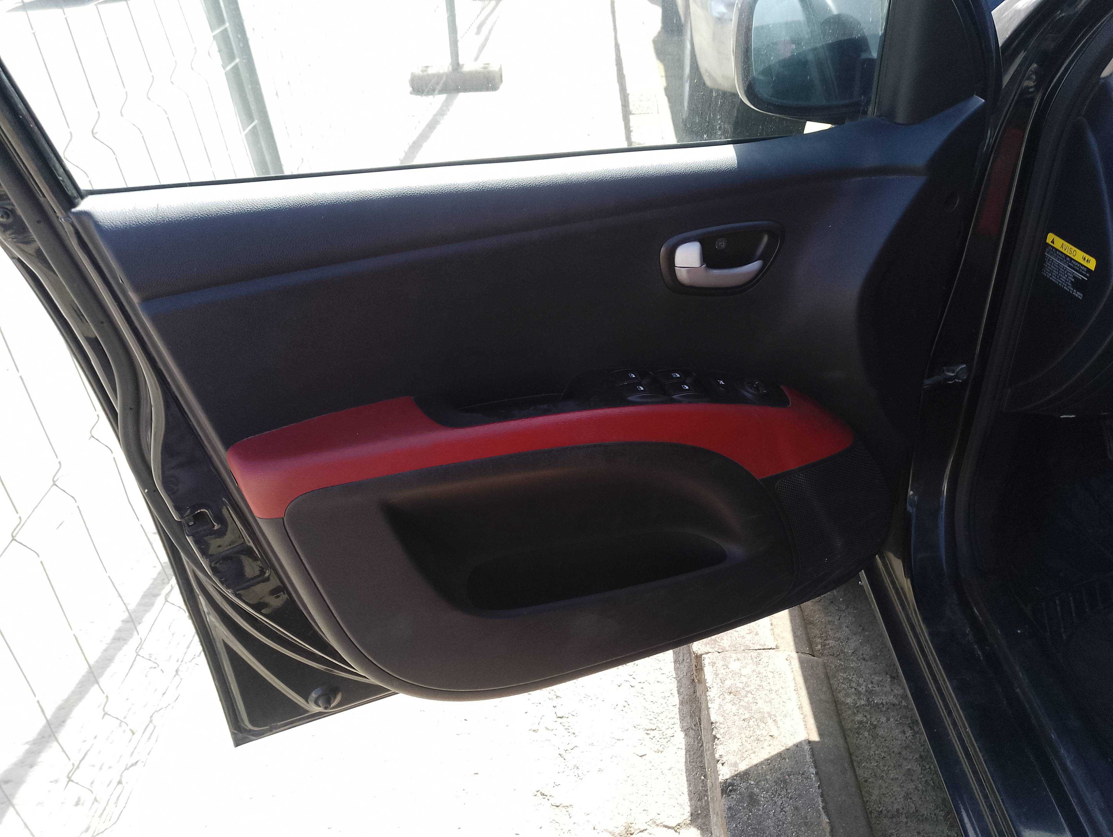 Recambio de guarnecido puerta delantera izquierda para hyundai i10 classic referencia OEM IAM   