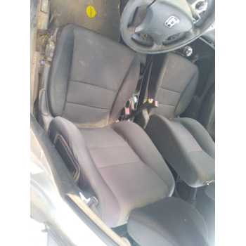 ASIENTO DELANTERO IZQUIERDO 