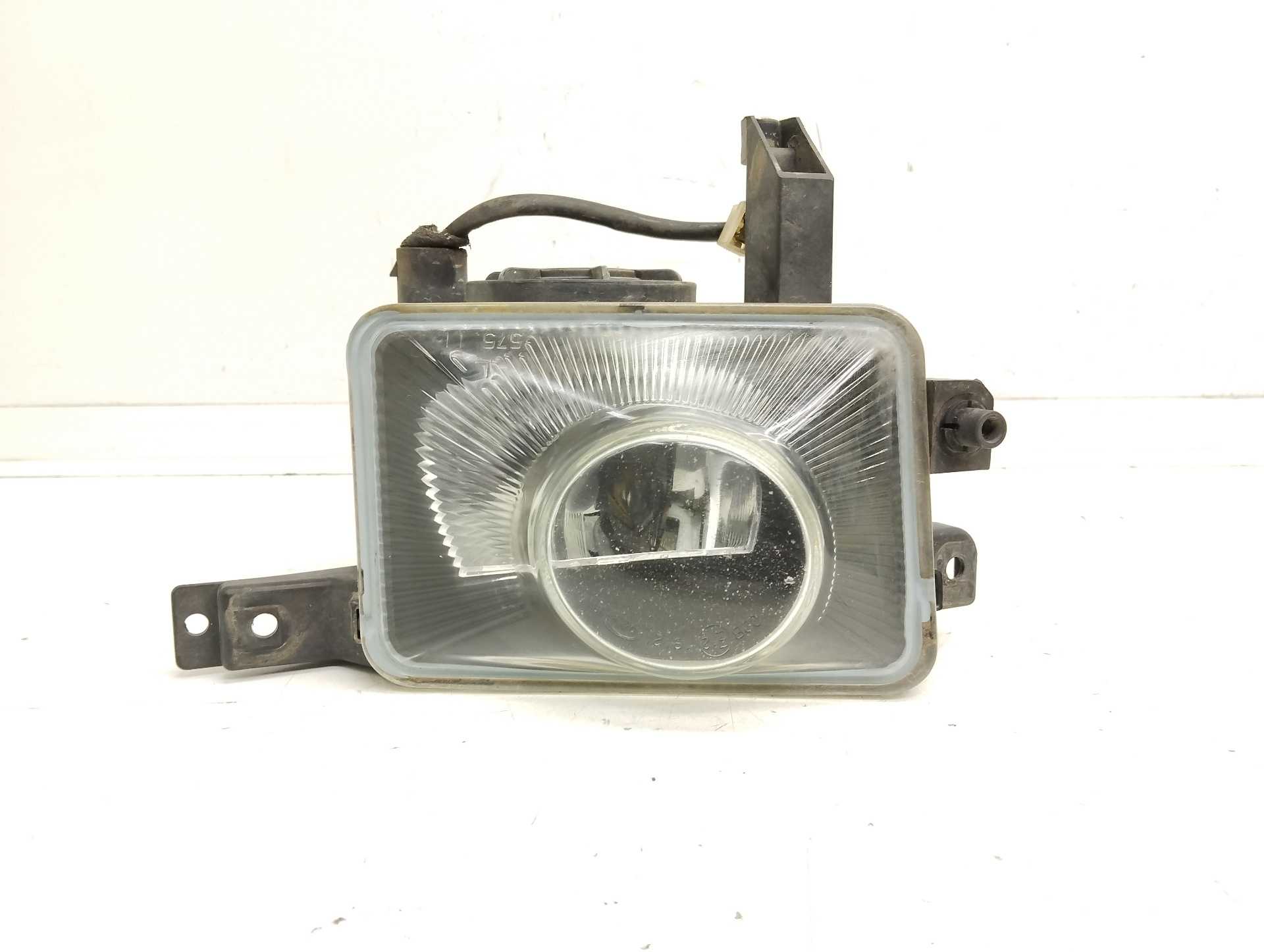 Recambio de faro antiniebla izquierdo para opel combo (corsa c) cargo referencia OEM IAM GM13118670  
