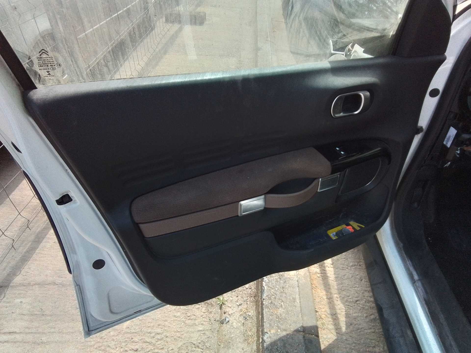 Recambio de guarnecido puerta delantera izquierda para citroën c4 cactus feel referencia OEM IAM   