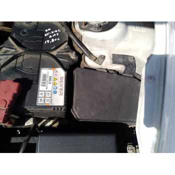 CAJA RELES / FUSIBLES 