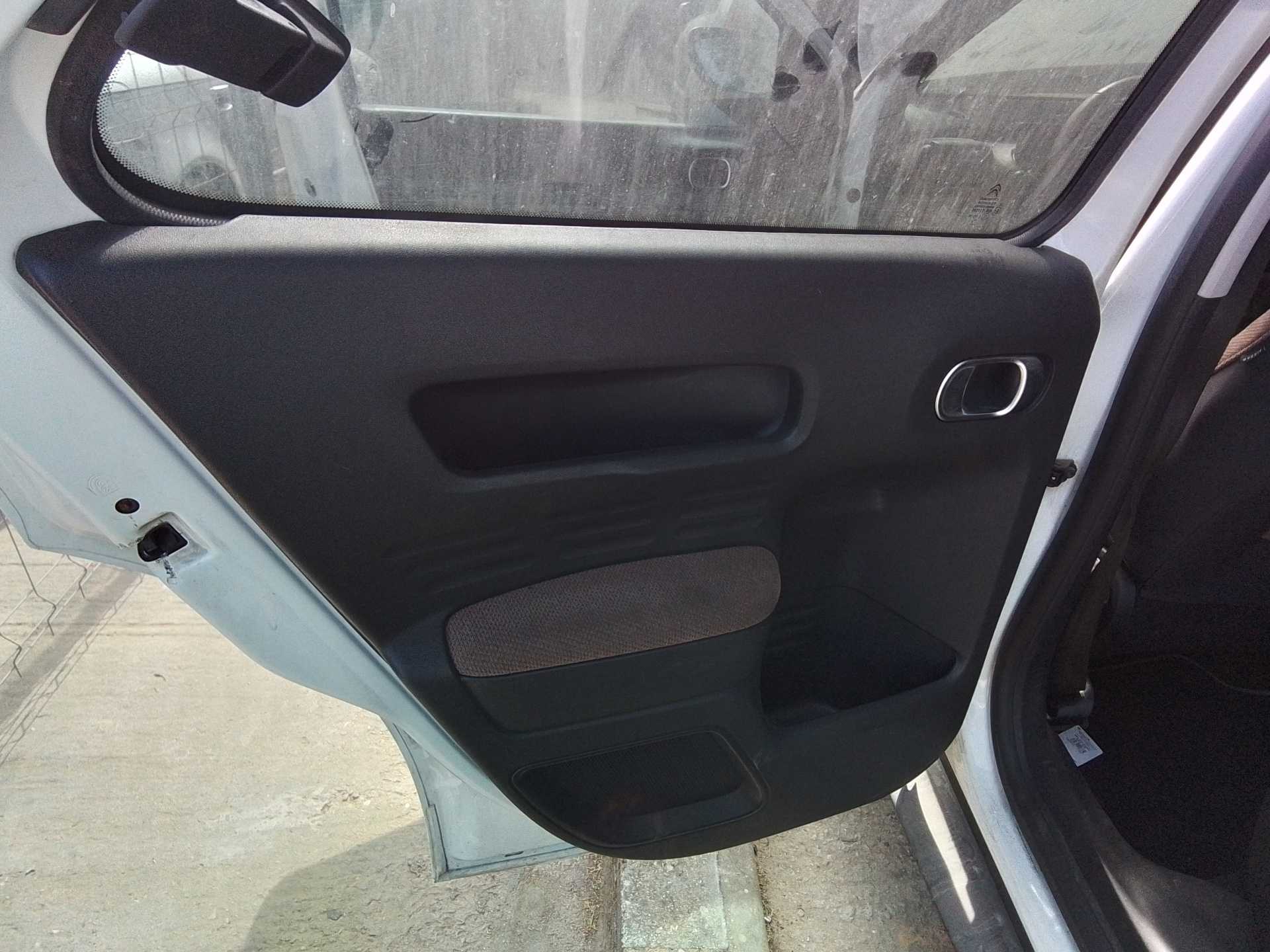 Recambio de guarnecido puerta trasera izquierda para citroën c4 cactus feel referencia OEM IAM   