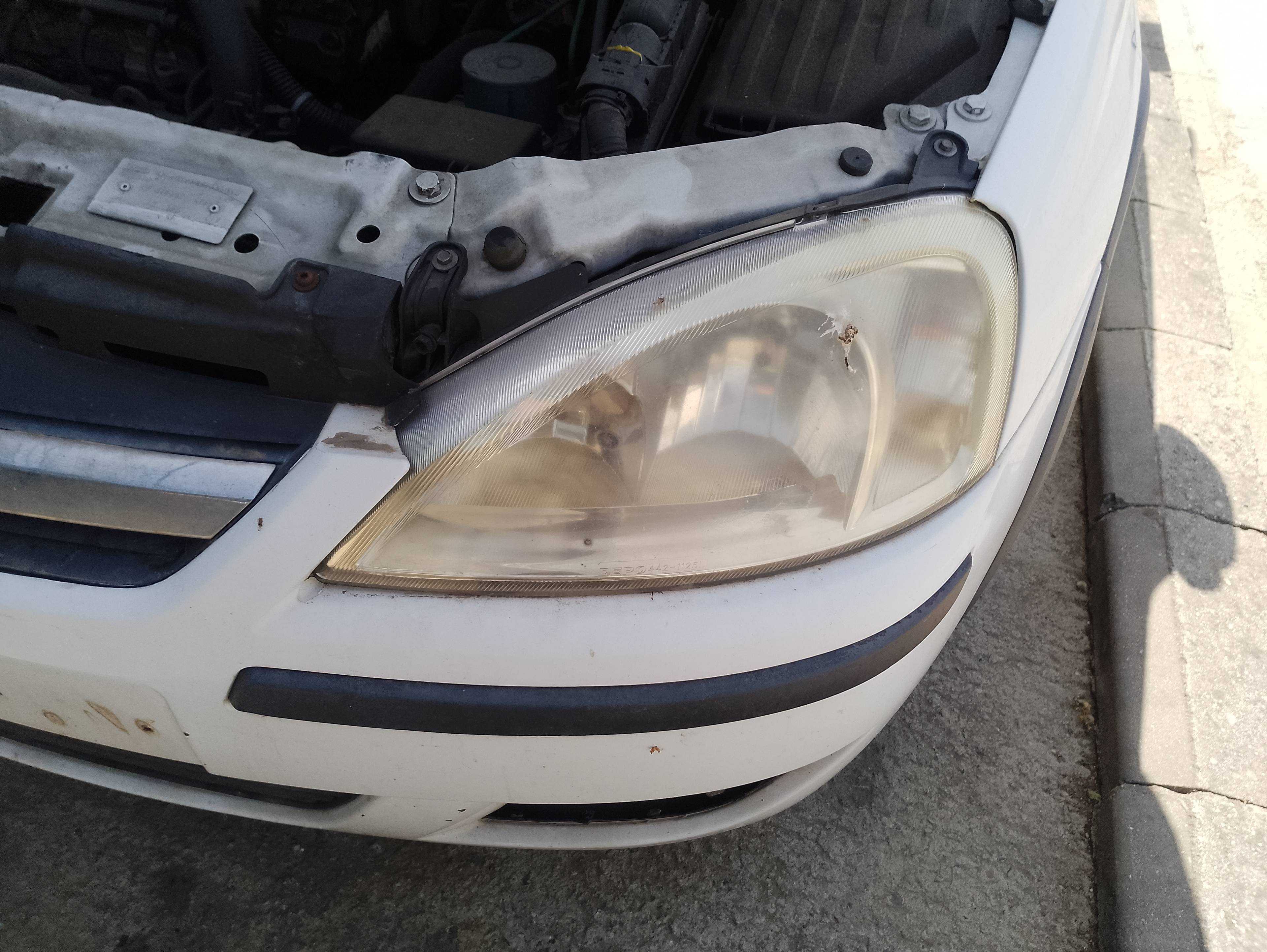 Recambio de faro izquierdo para opel corsa c blue line referencia OEM IAM   