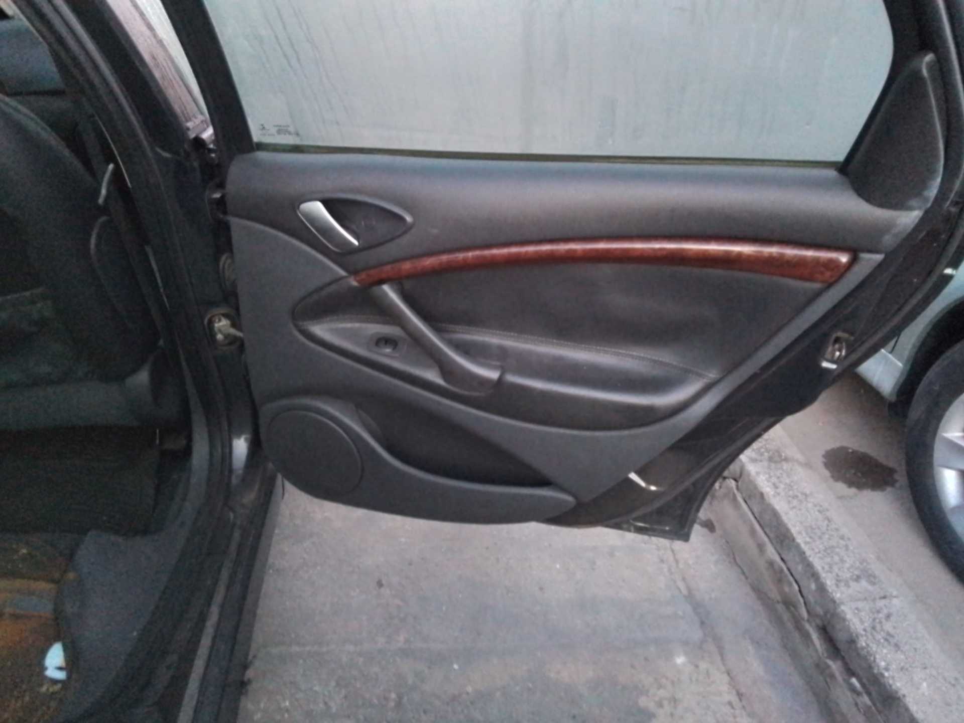 Recambio de guarnecido puerta trasera derecha para citroën c5 berlina 2.0 hdi exclusive automático referencia OEM IAM   